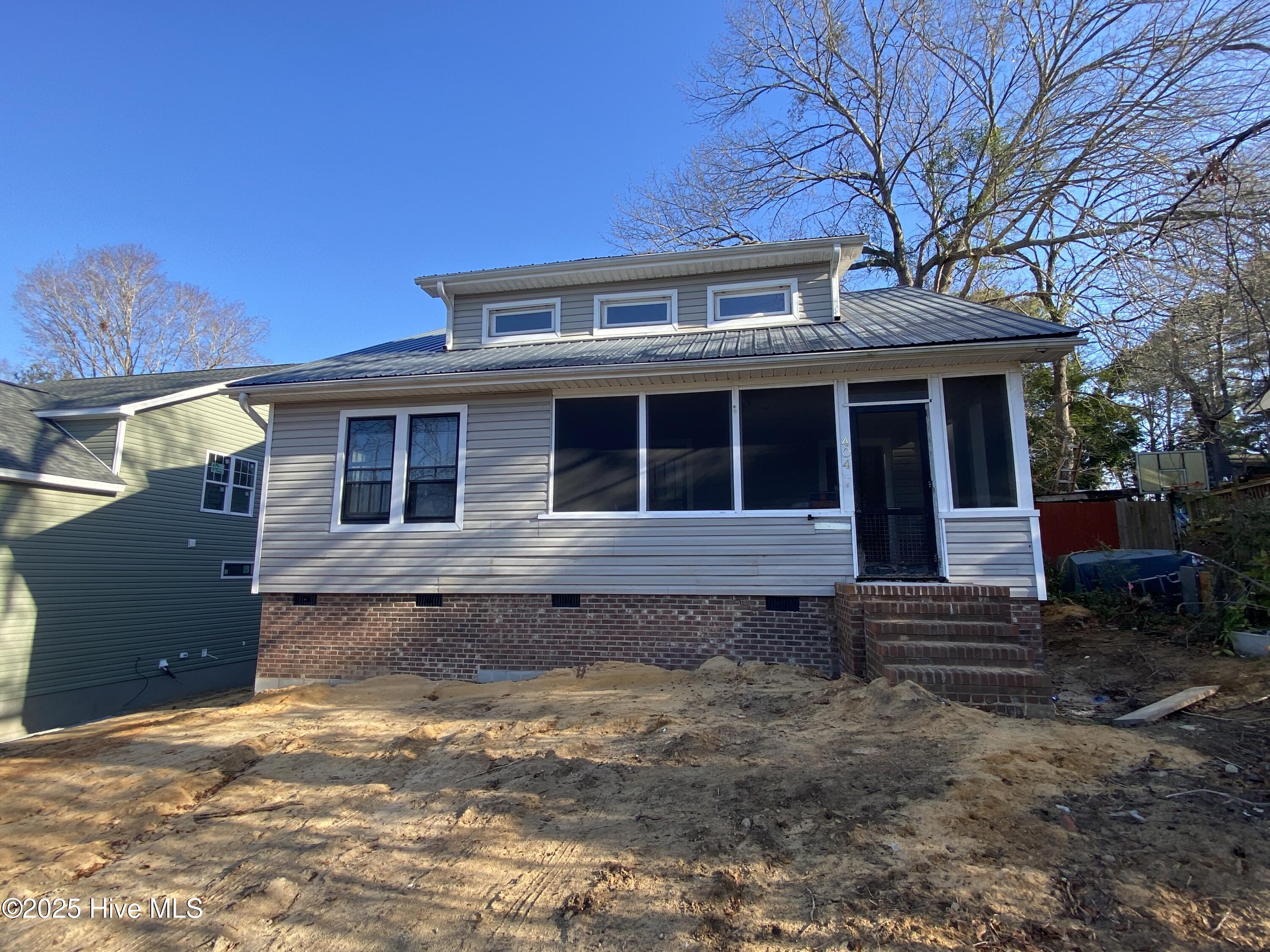 404 Summit Street Property Photo 1