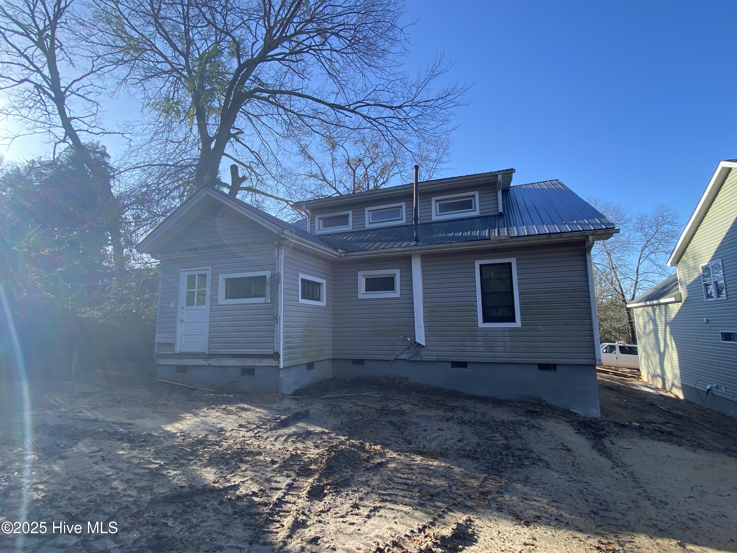 404 Summit Street Property Photo 2