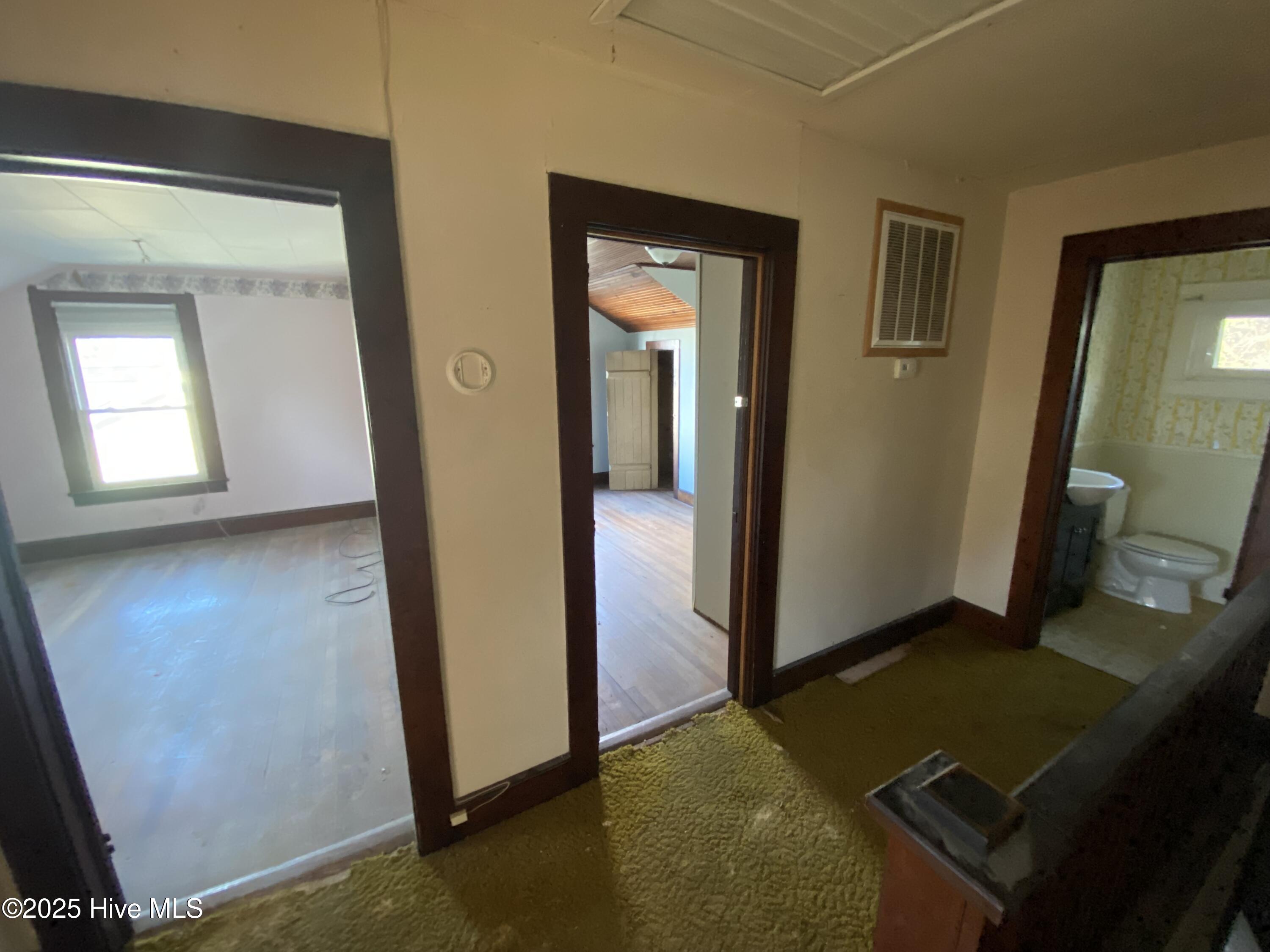 404 Summit Street Property Photo 8