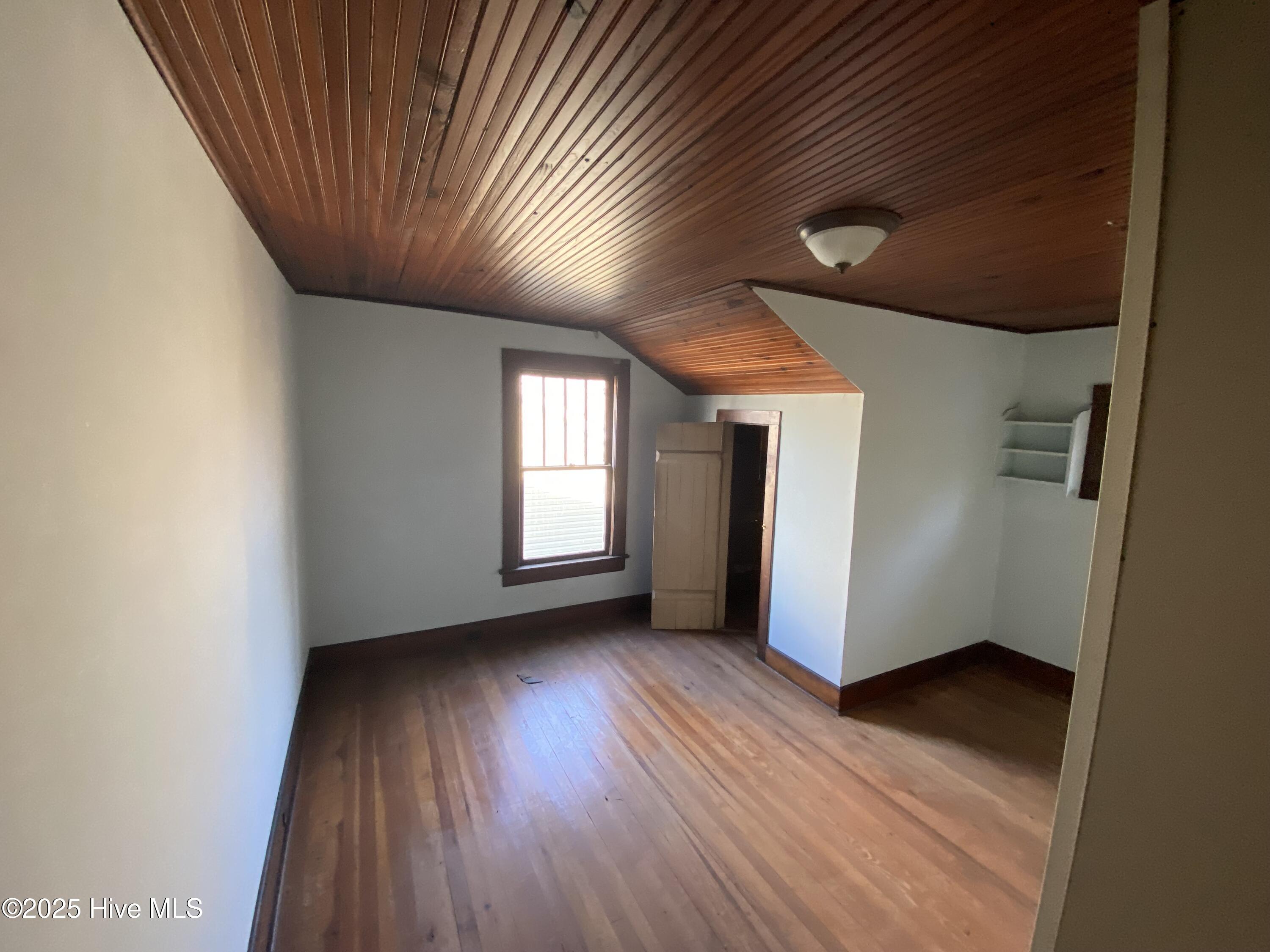 404 Summit Street Property Photo 11