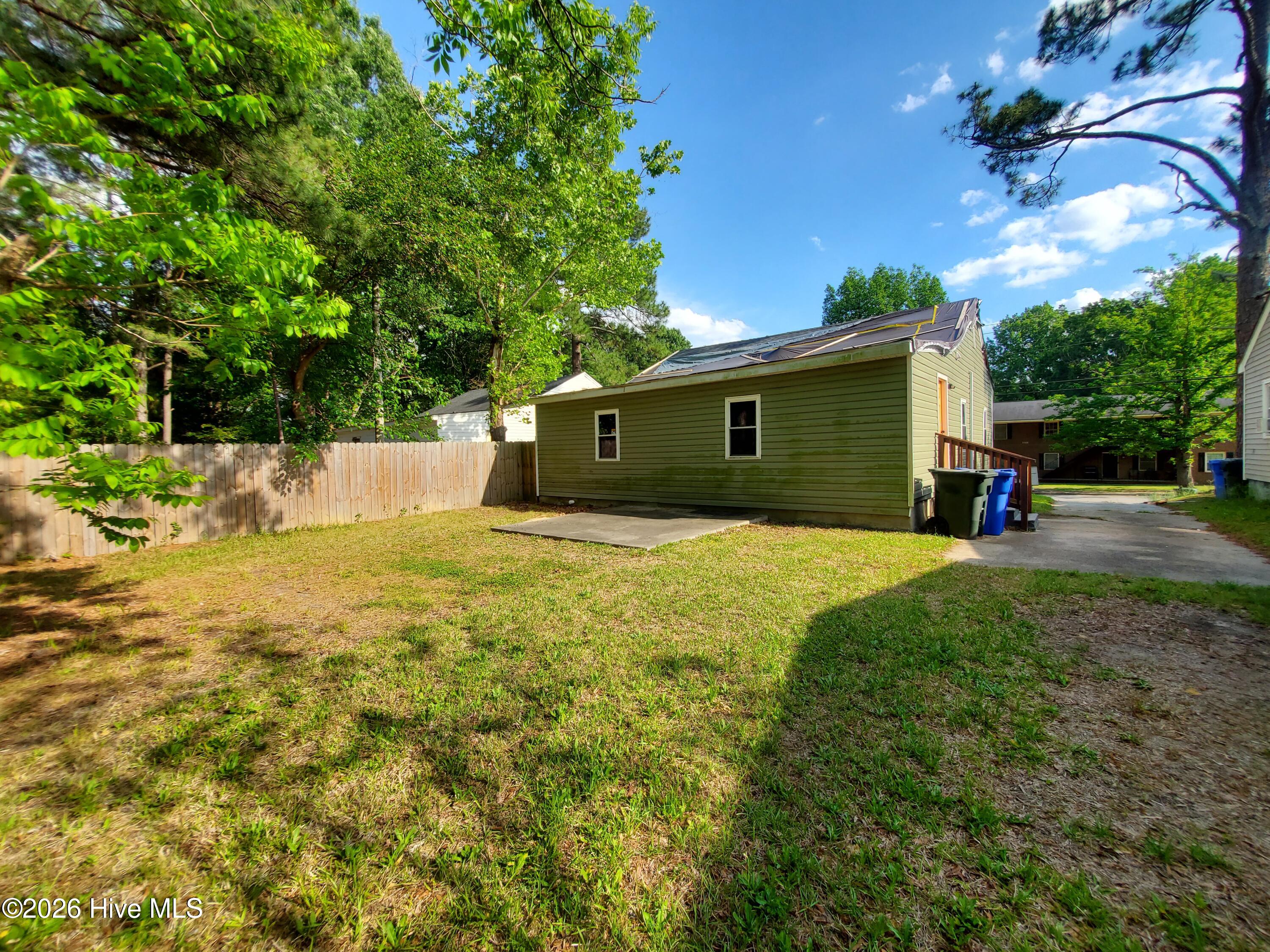 602 Briggs Street S Property Photo 3