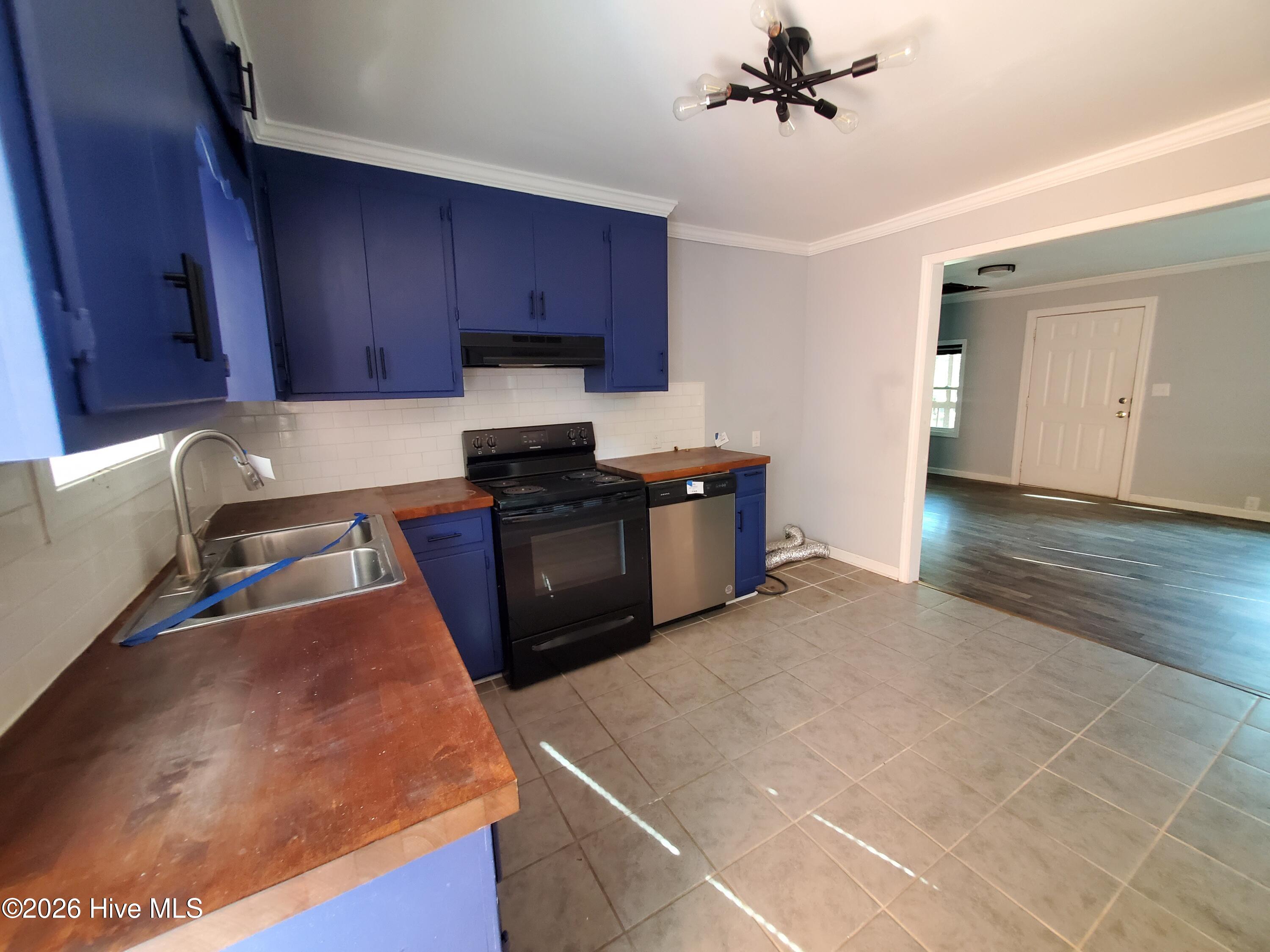 602 Briggs Street S Property Photo 6