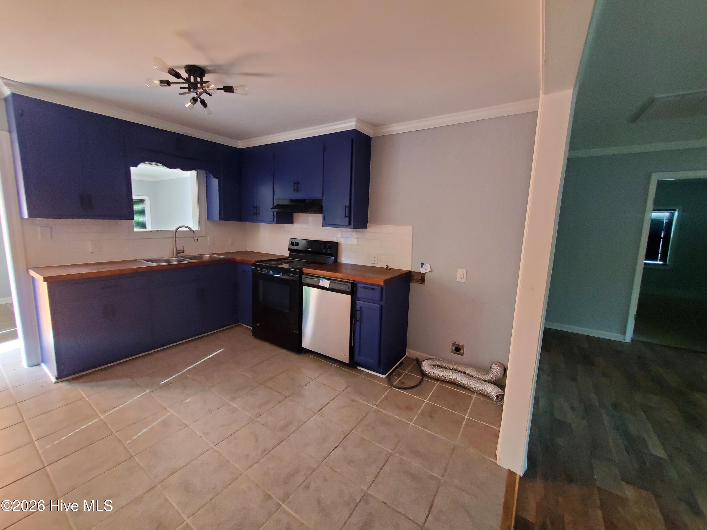 602 Briggs Street S Property Photo 8