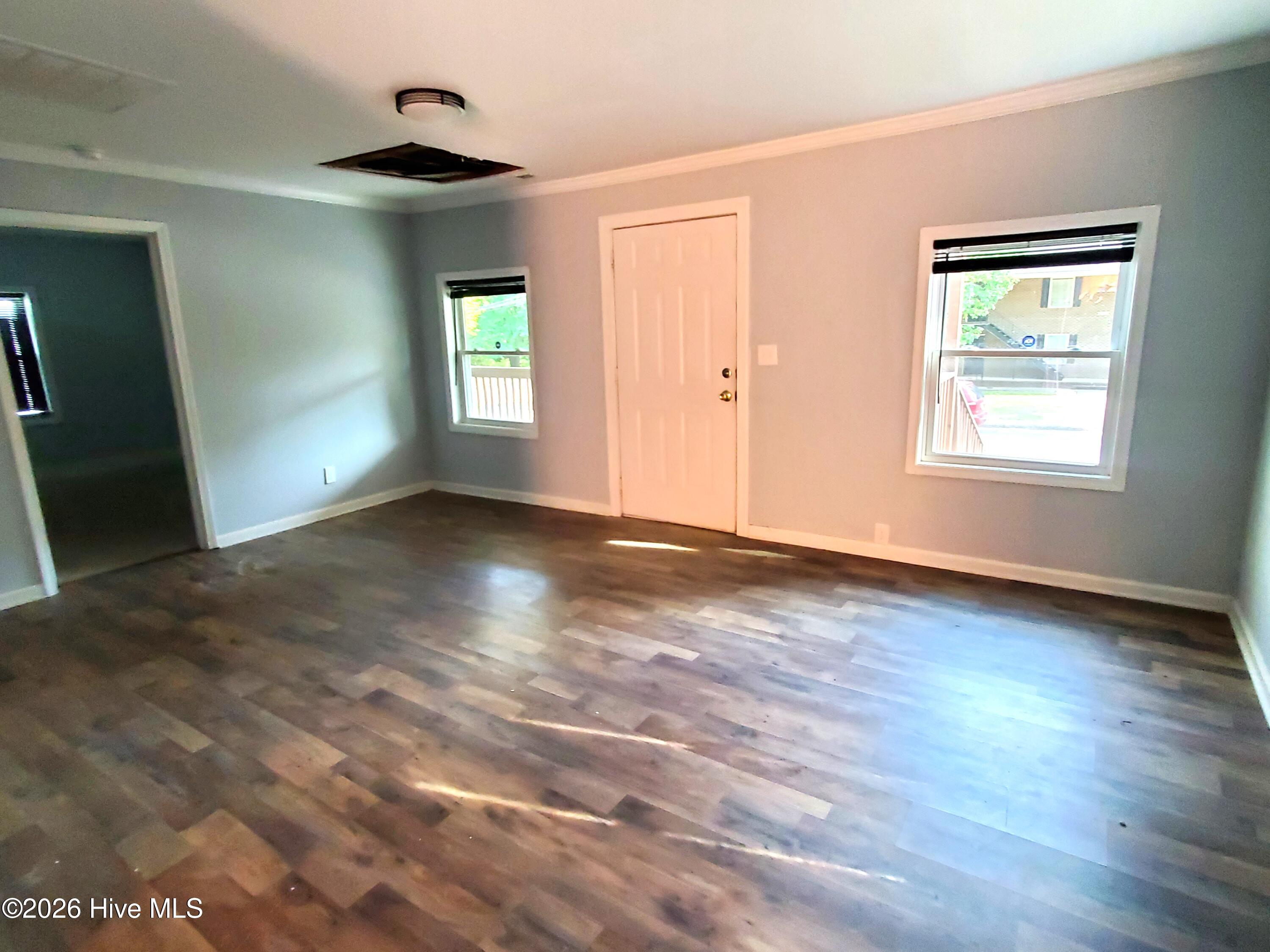 602 Briggs Street S Property Photo 9