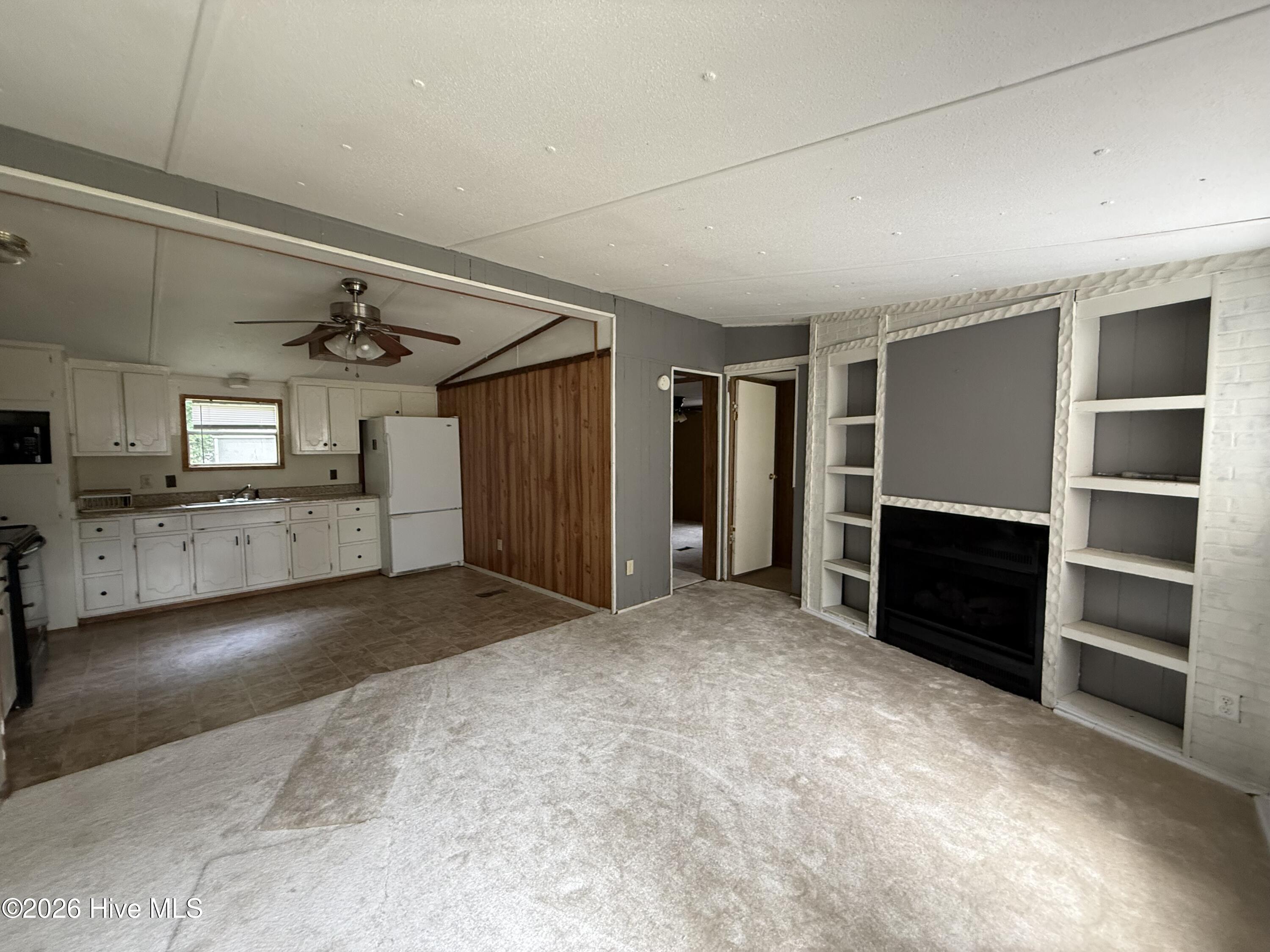 424 White Oak Drive Property Photo 5