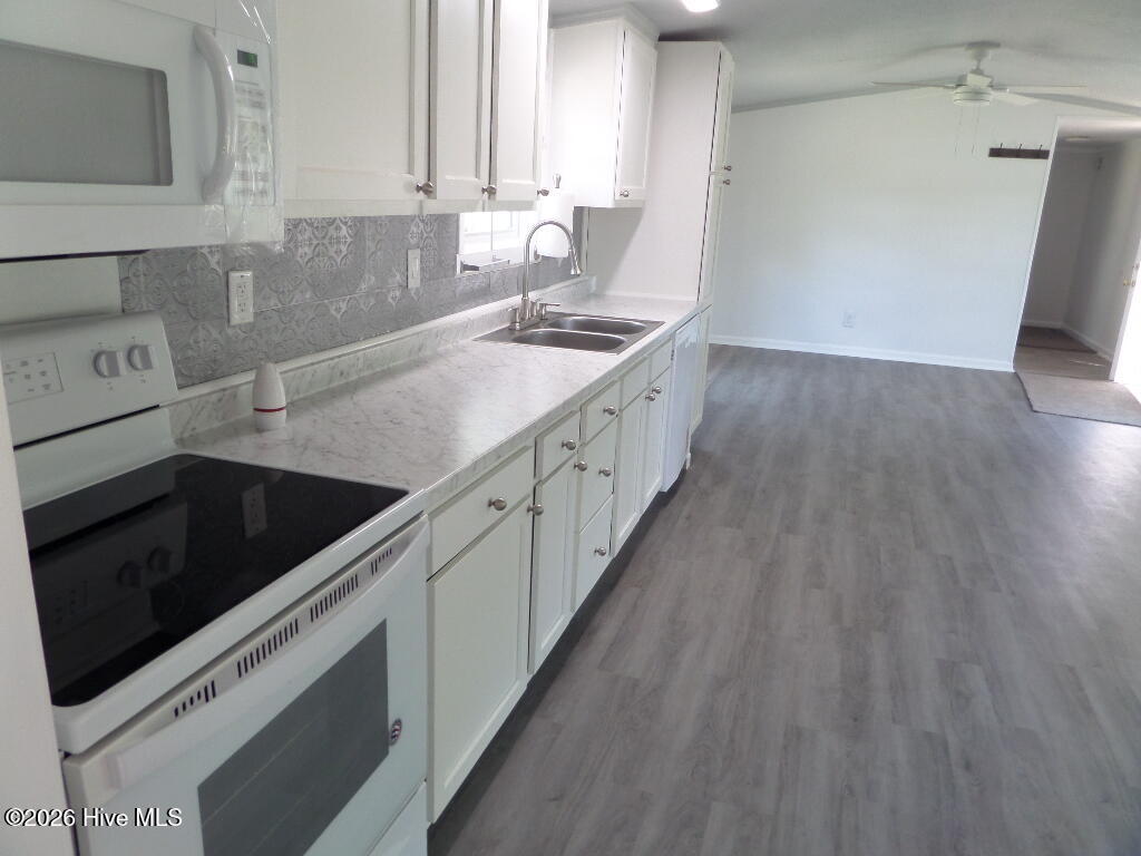 2408 Moore Avenue Property Photo 8