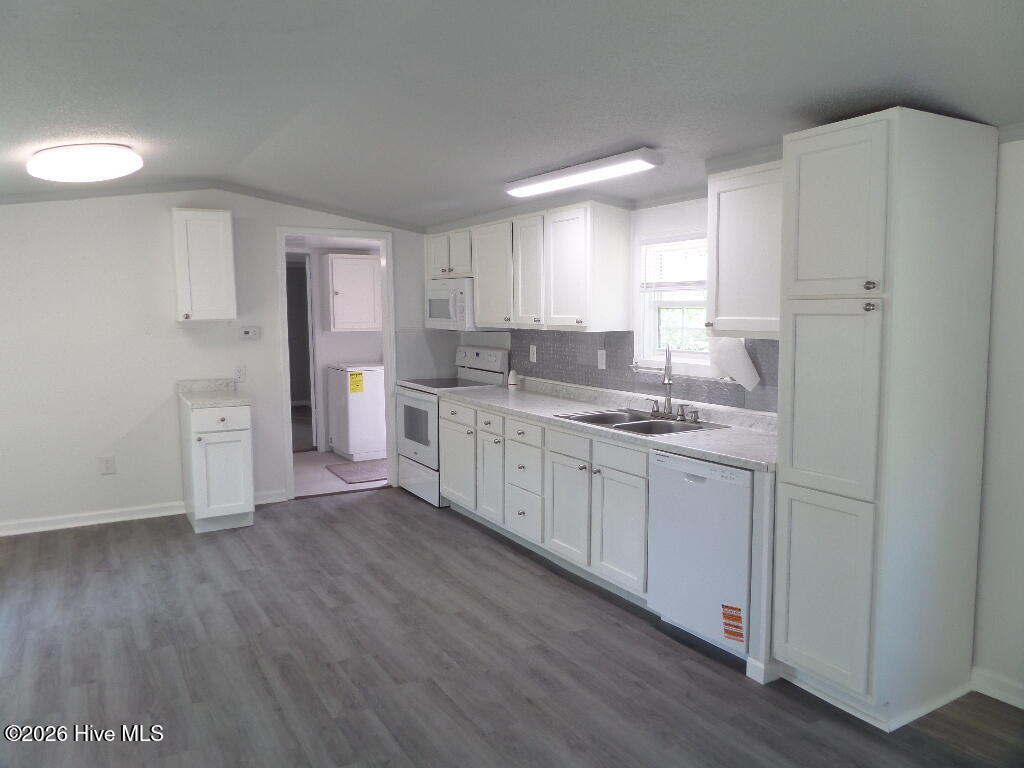 2408 Moore Avenue Property Photo 9