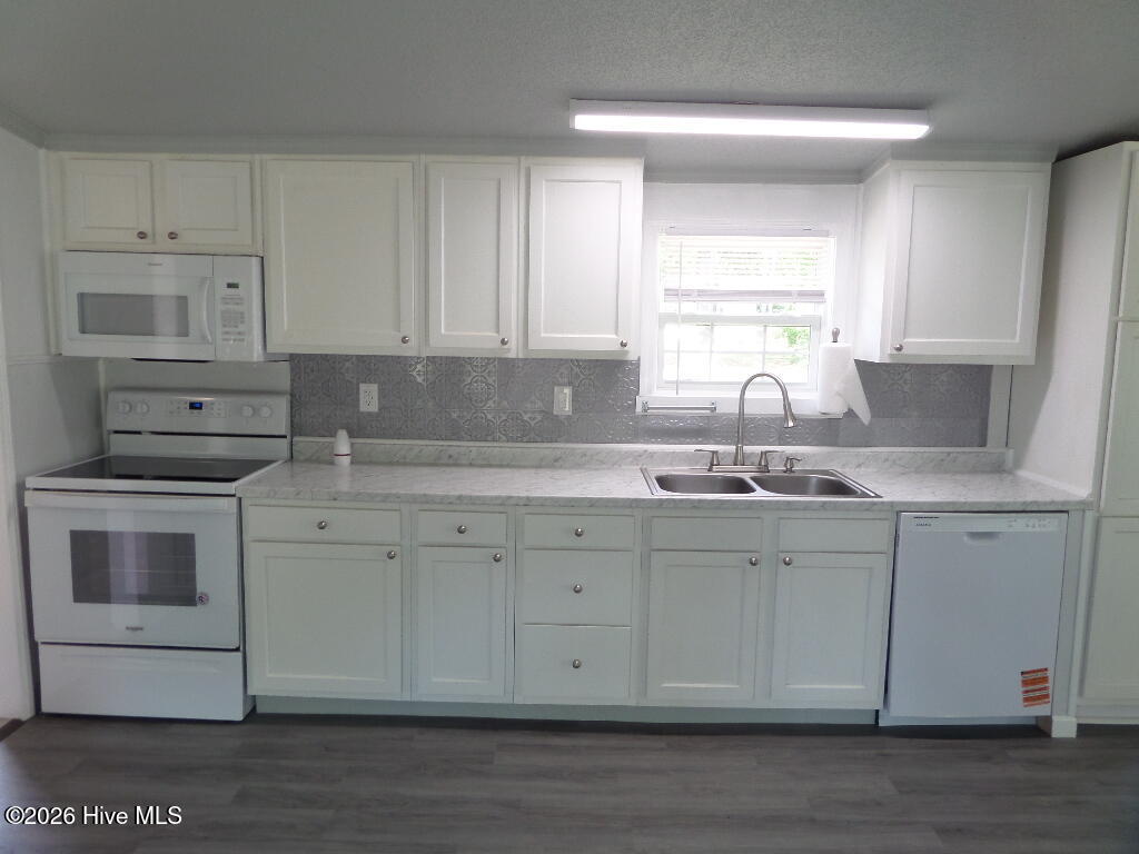 2408 Moore Avenue Property Photo 10