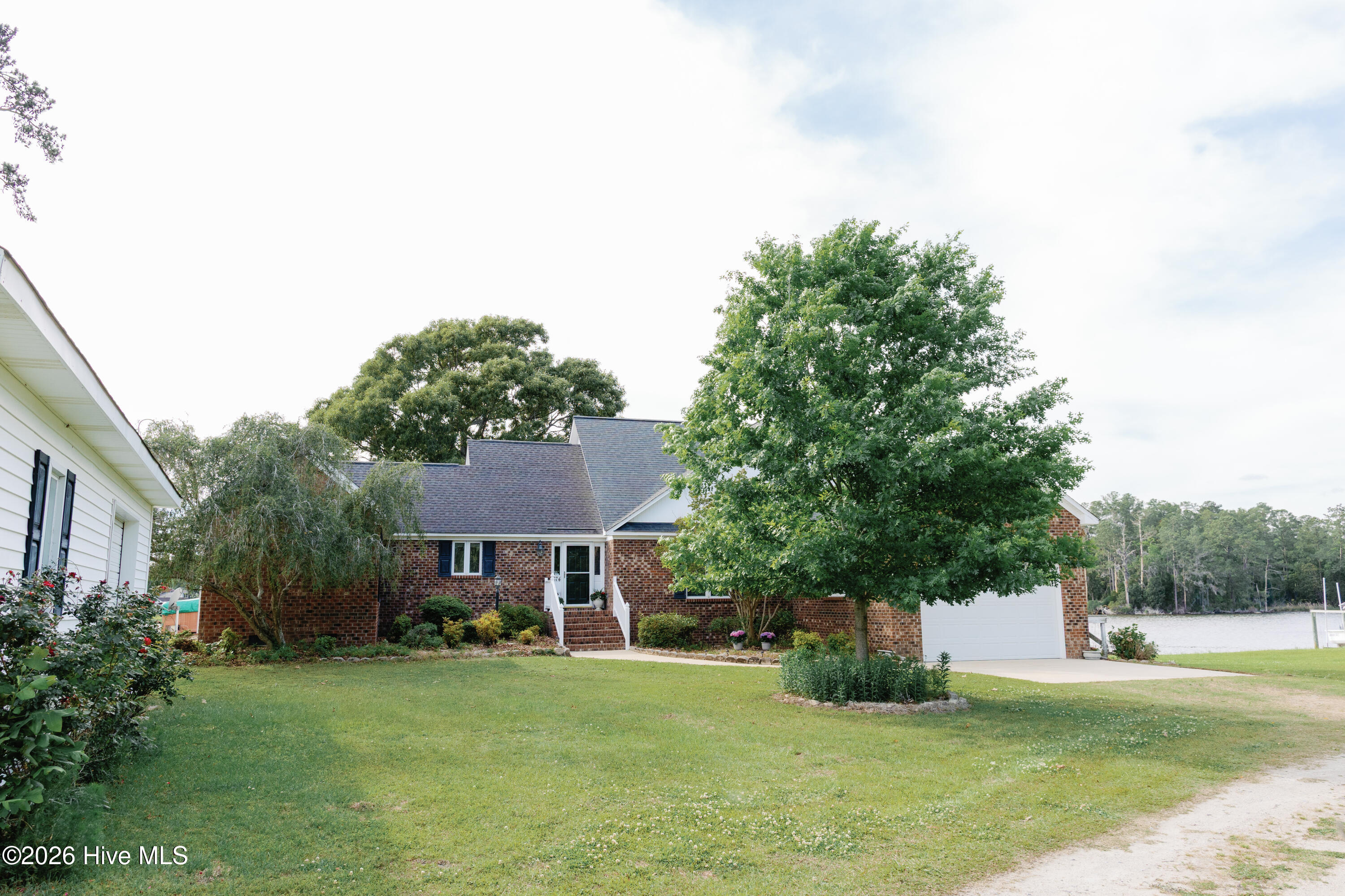 674 Brooks Road Property Photo 2