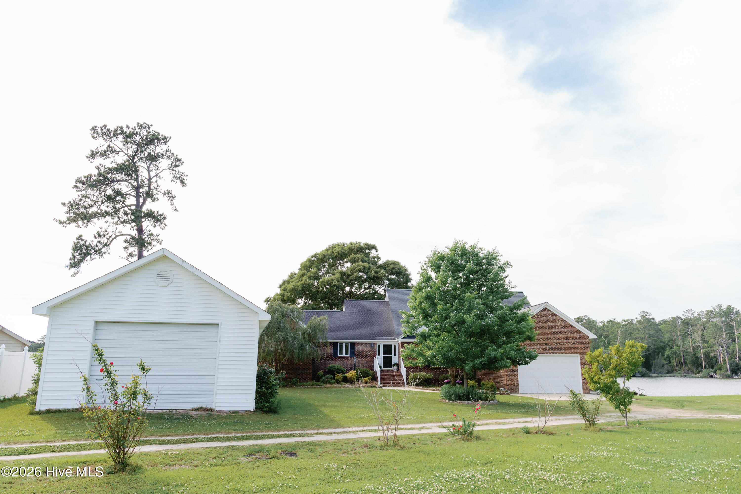 674 Brooks Road Property Photo 4