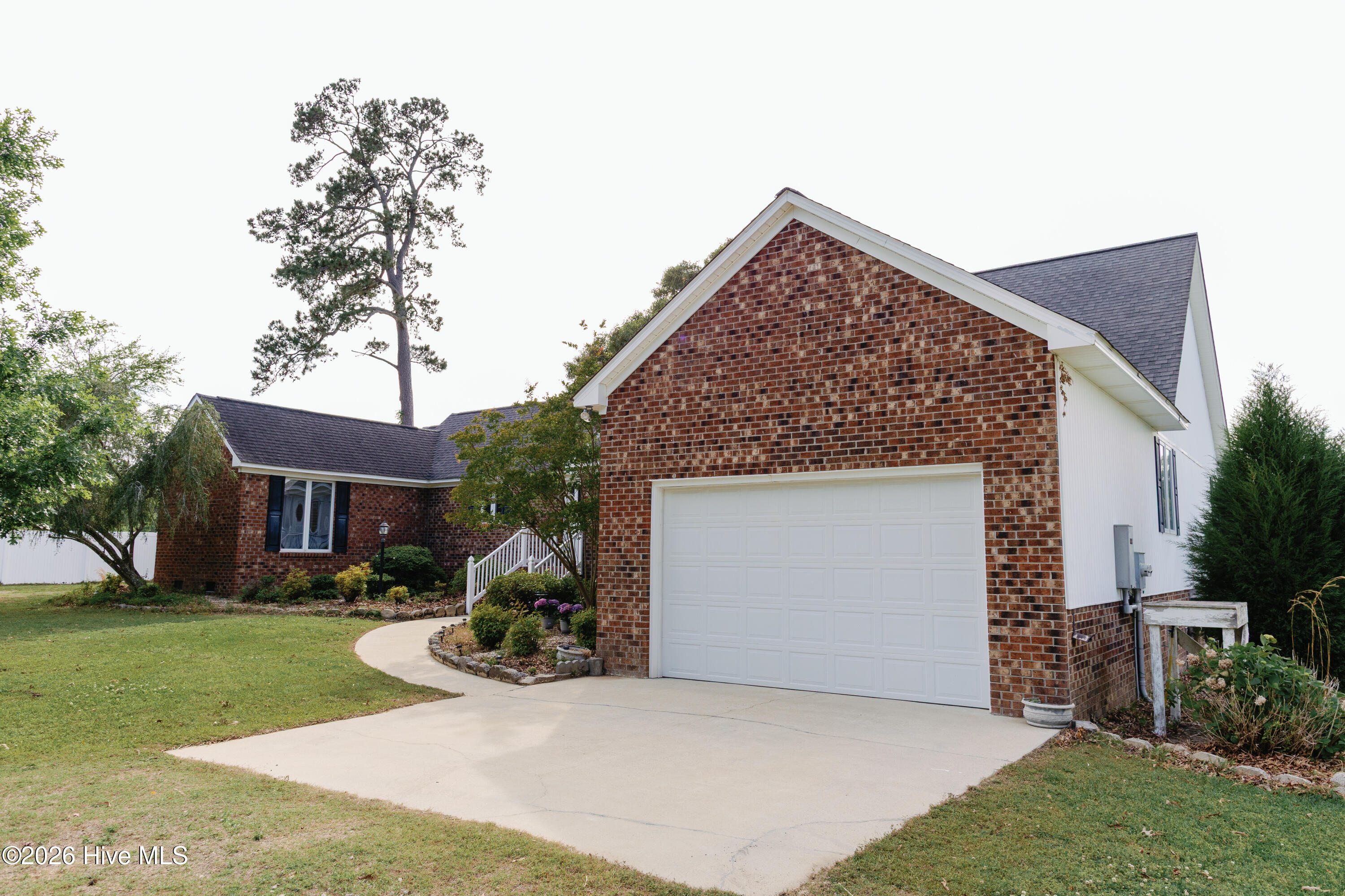 674 Brooks Road Property Photo 8