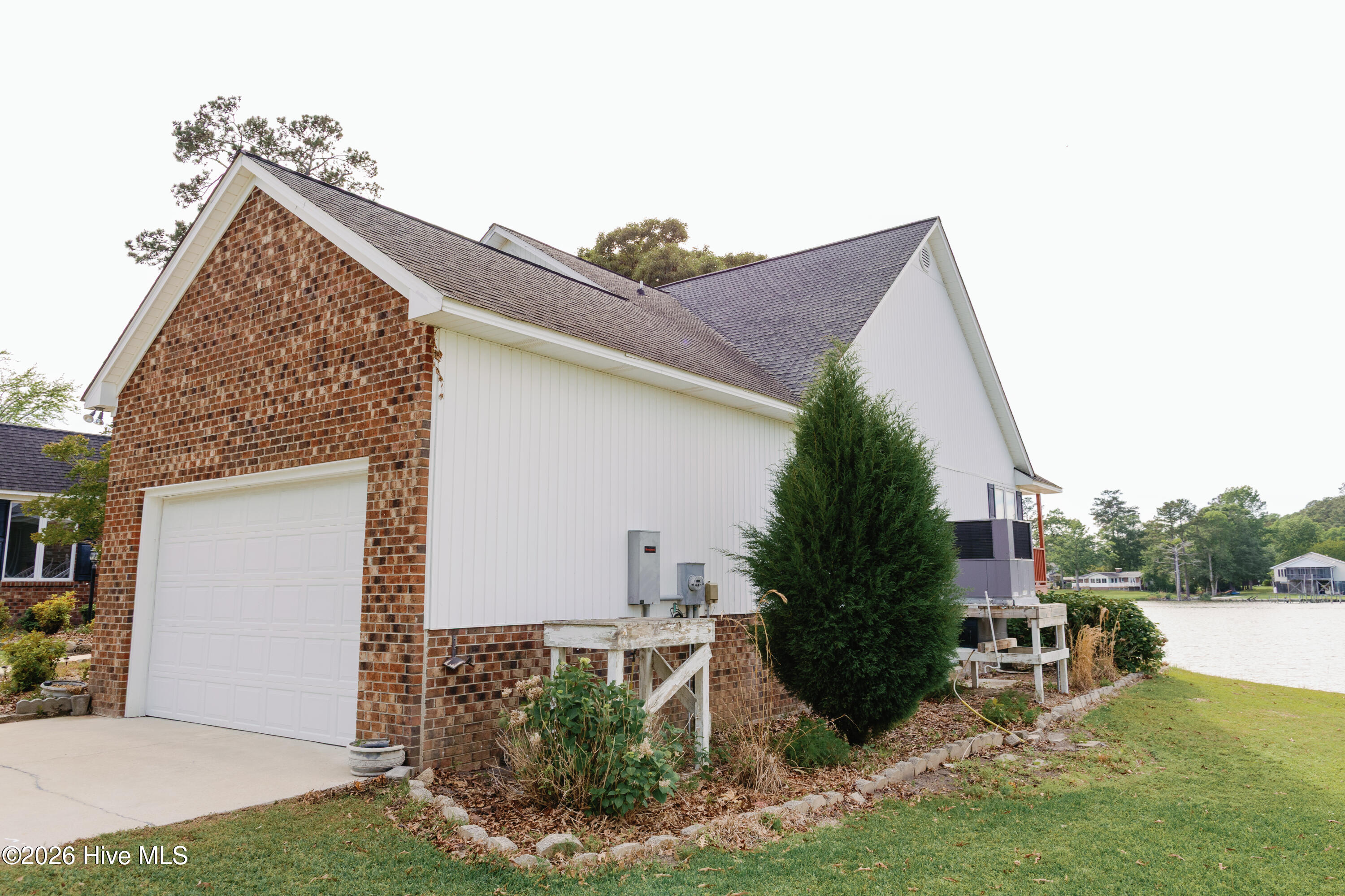 674 Brooks Road Property Photo 9