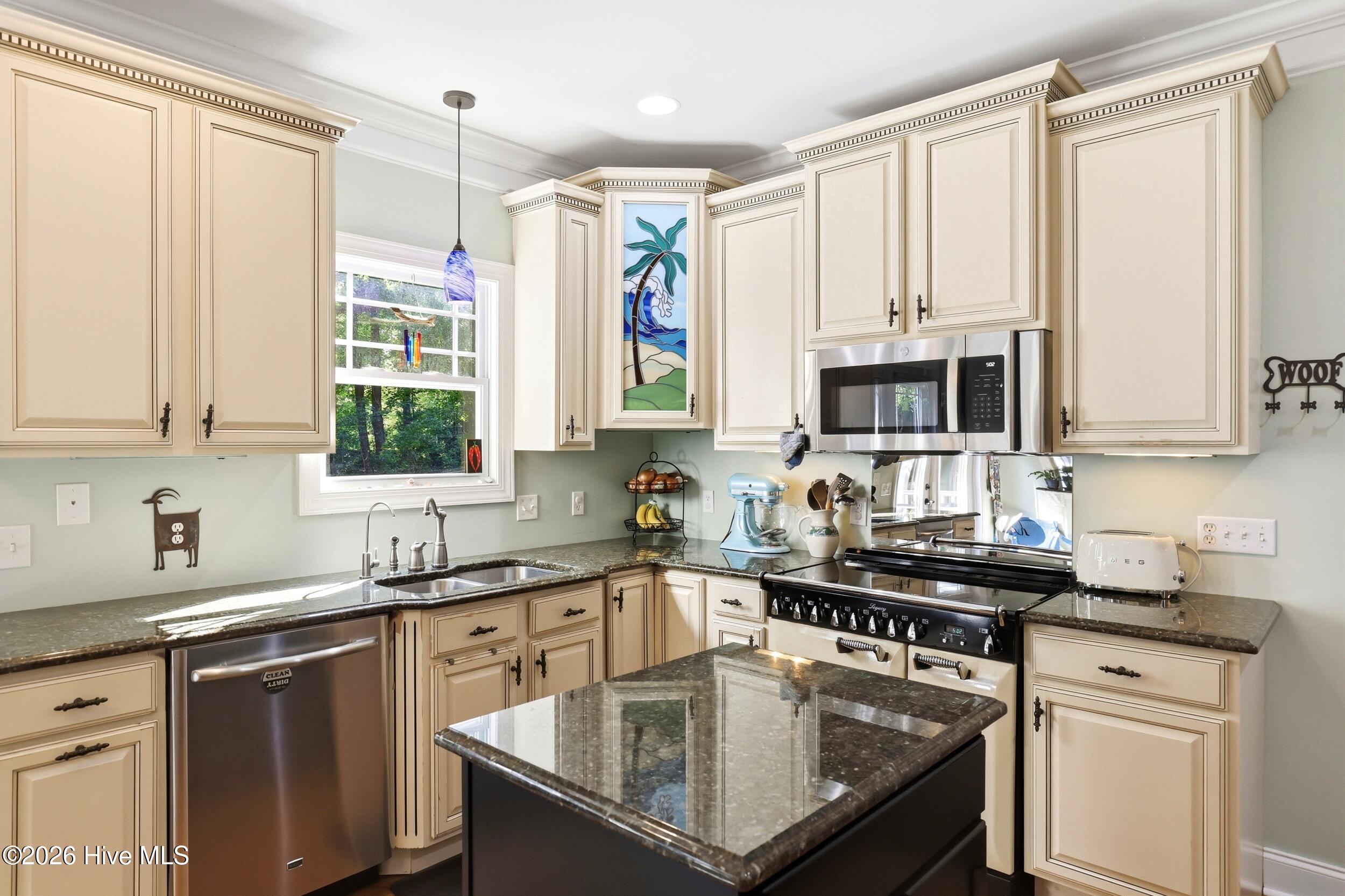 310 Bayshore Drive Property Photo 13