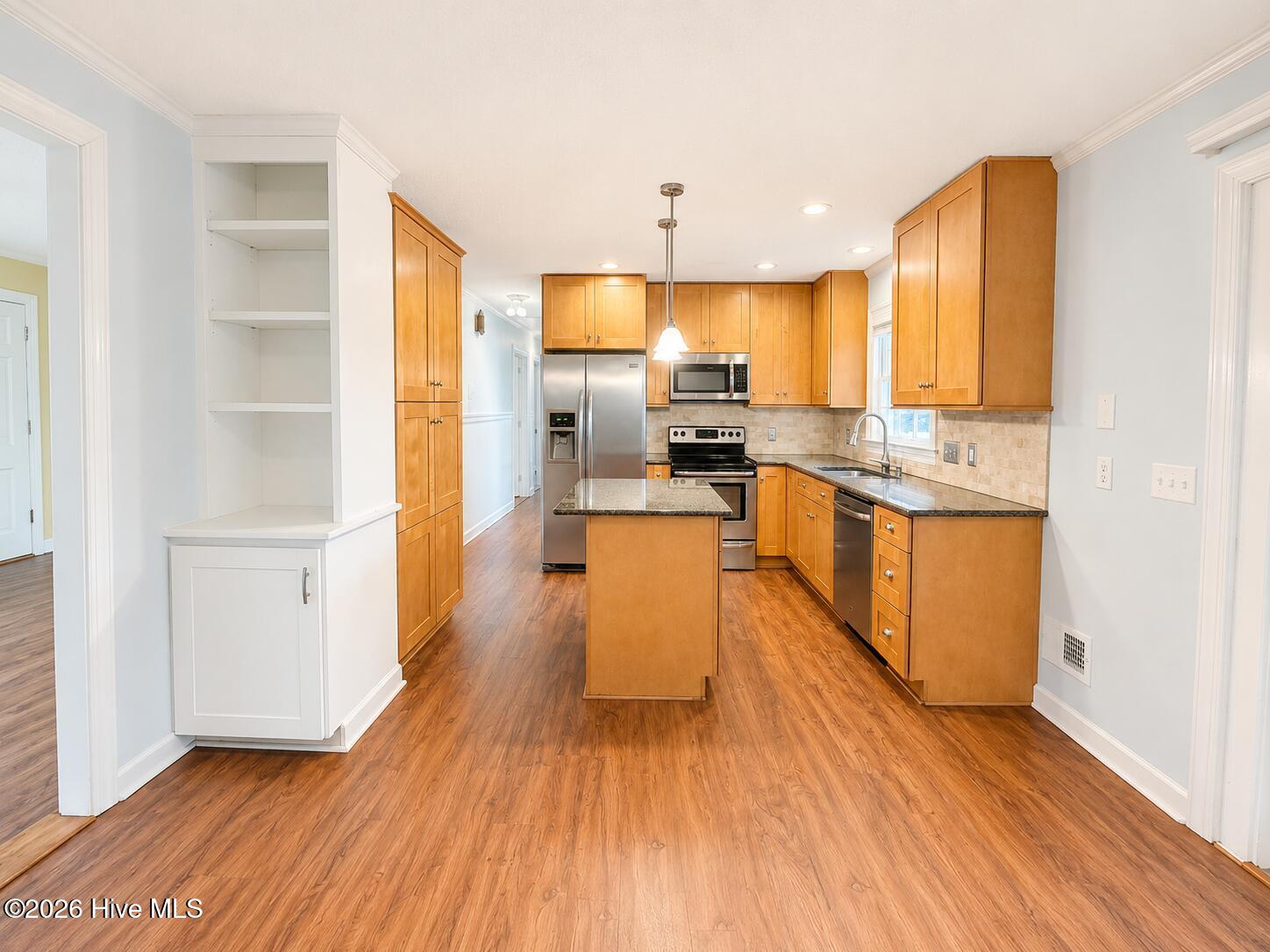 502 Clearbrook Drive Property Photo 8