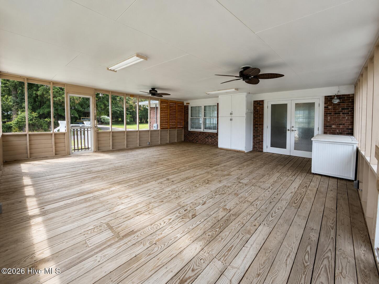502 Clearbrook Drive Property Photo 17