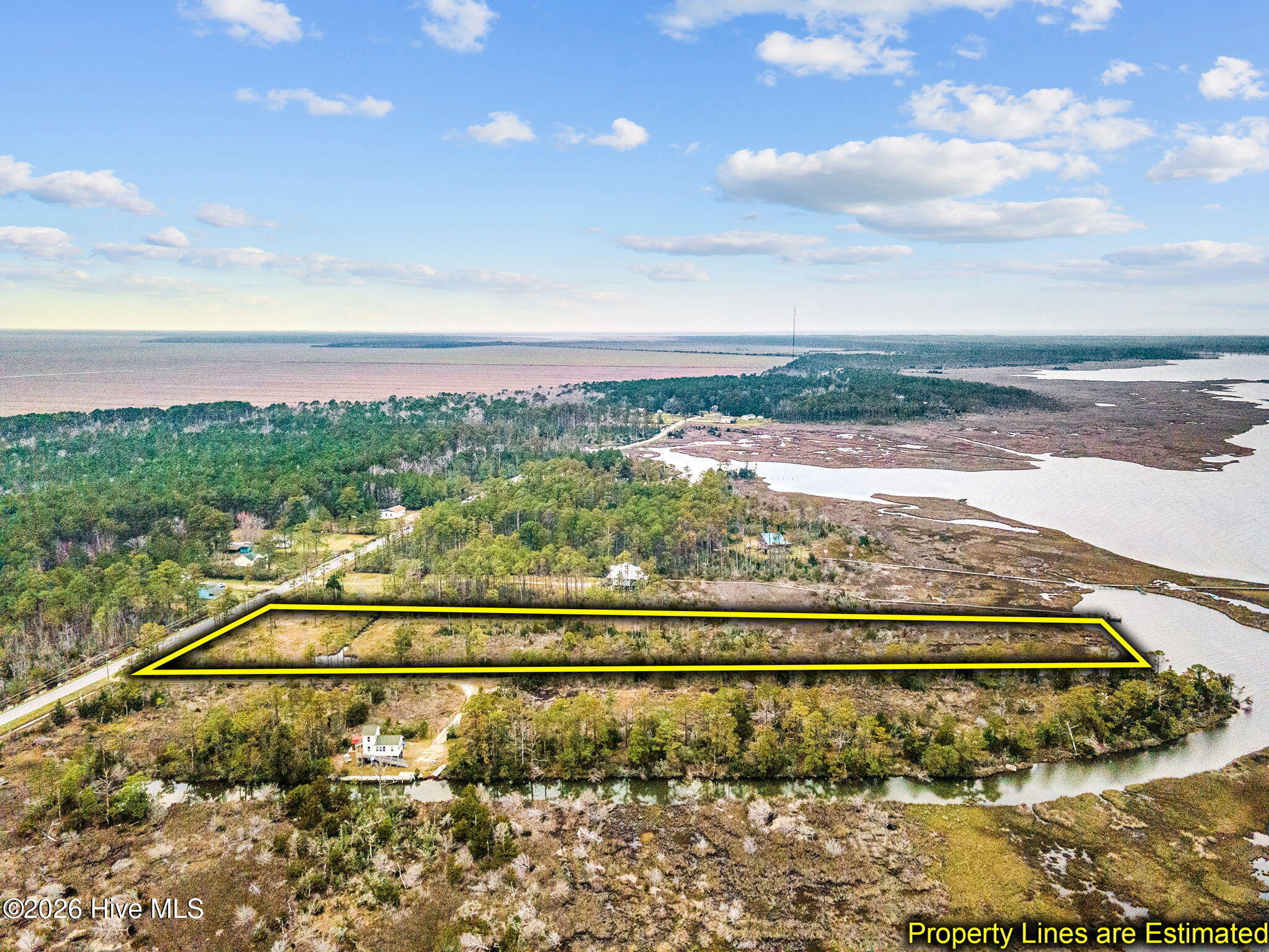 1592 Highway 70 E Property Photo 4