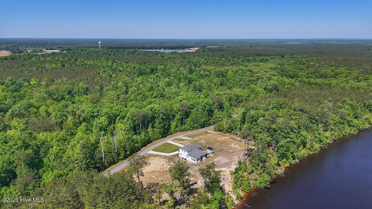 206 Riversedge Drive Property Photo 9