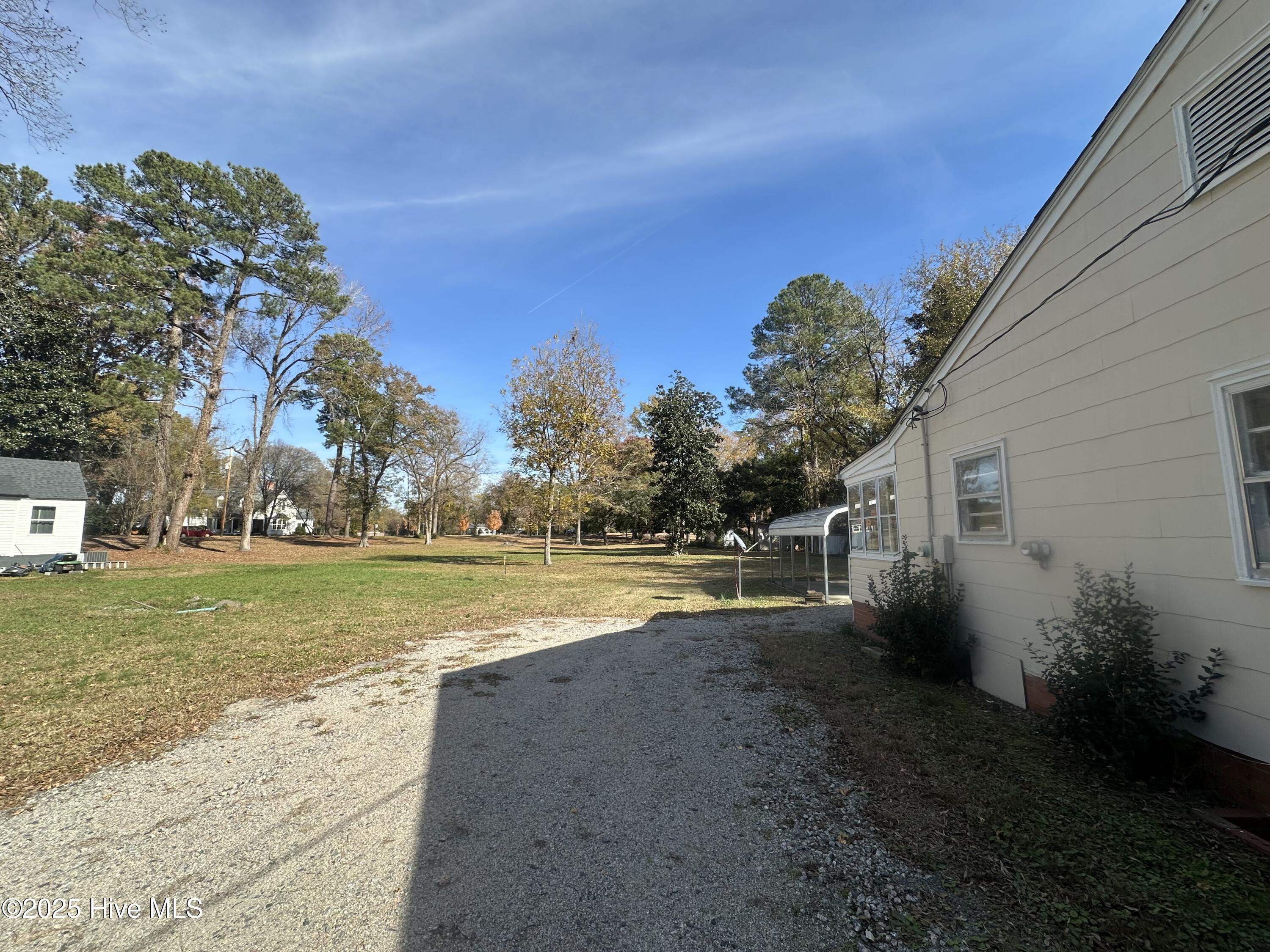 412 Lanoca Avenue Property Photo 3