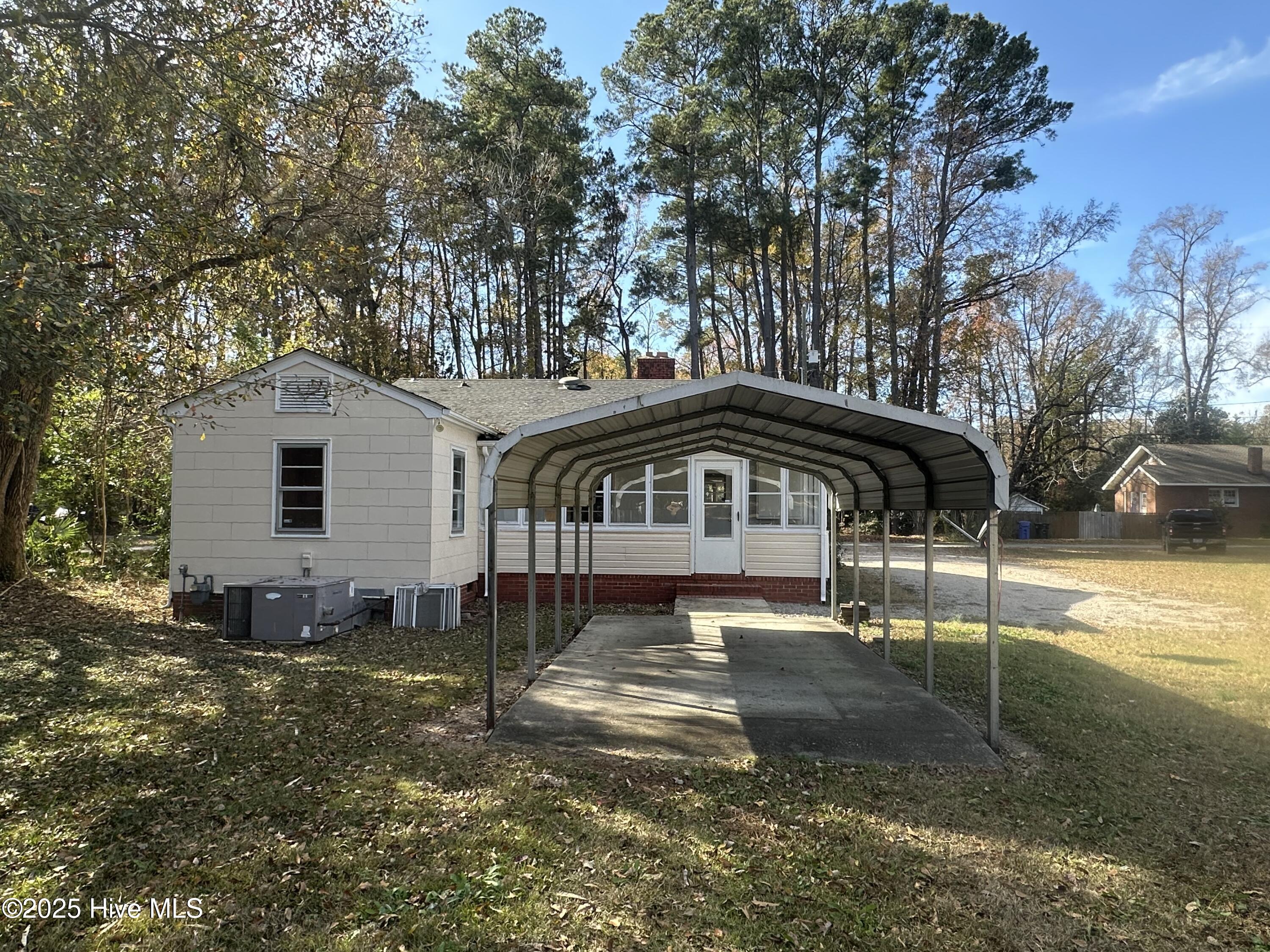 412 Lanoca Avenue Property Photo 7