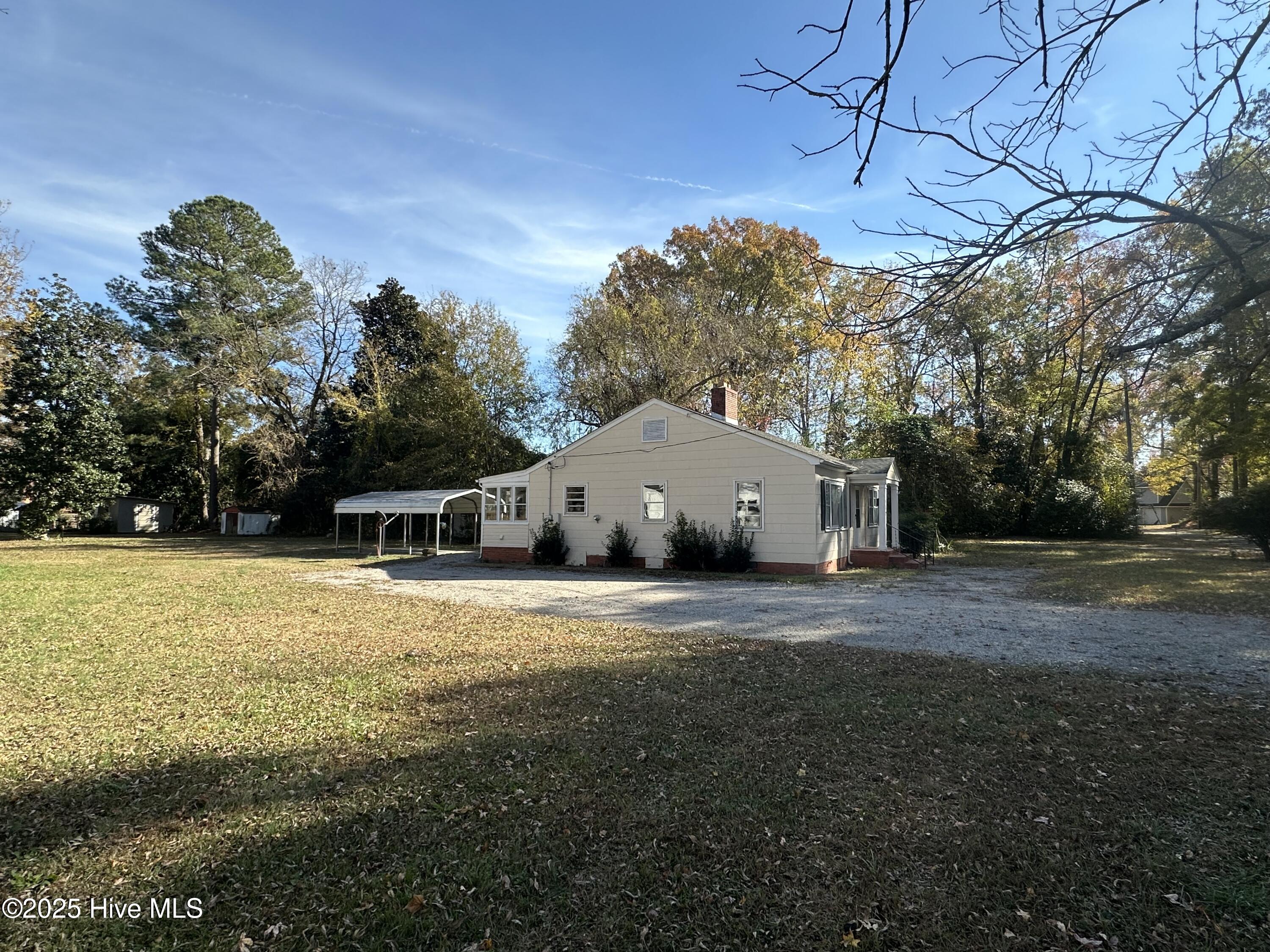 412 Lanoca Avenue Property Photo 8