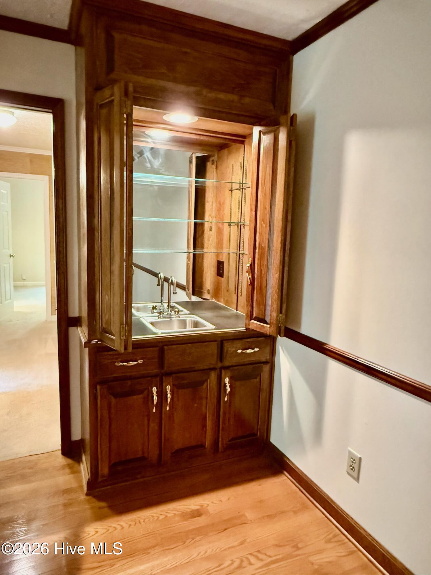 829 Williamsburg Drive Property Photo 4