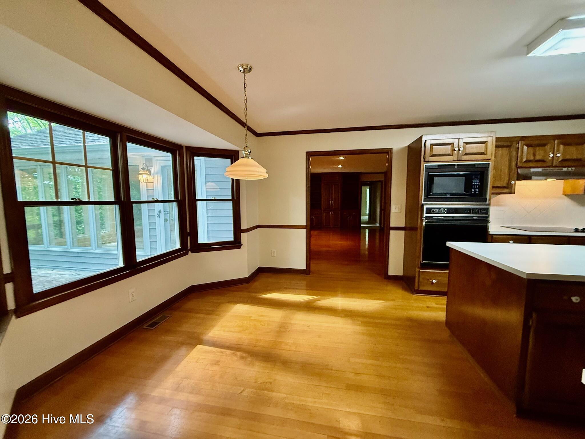 829 Williamsburg Drive Property Photo 9