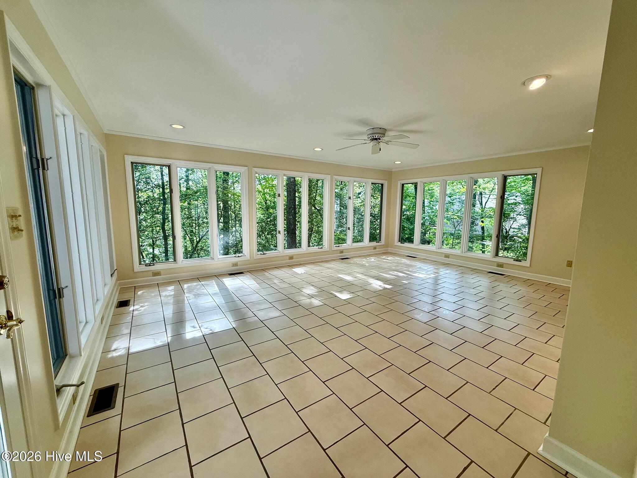 829 Williamsburg Drive Property Photo 10