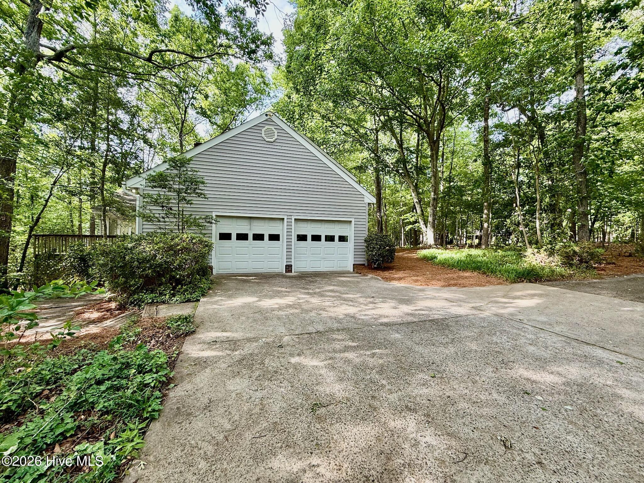 829 Williamsburg Drive Property Photo 29