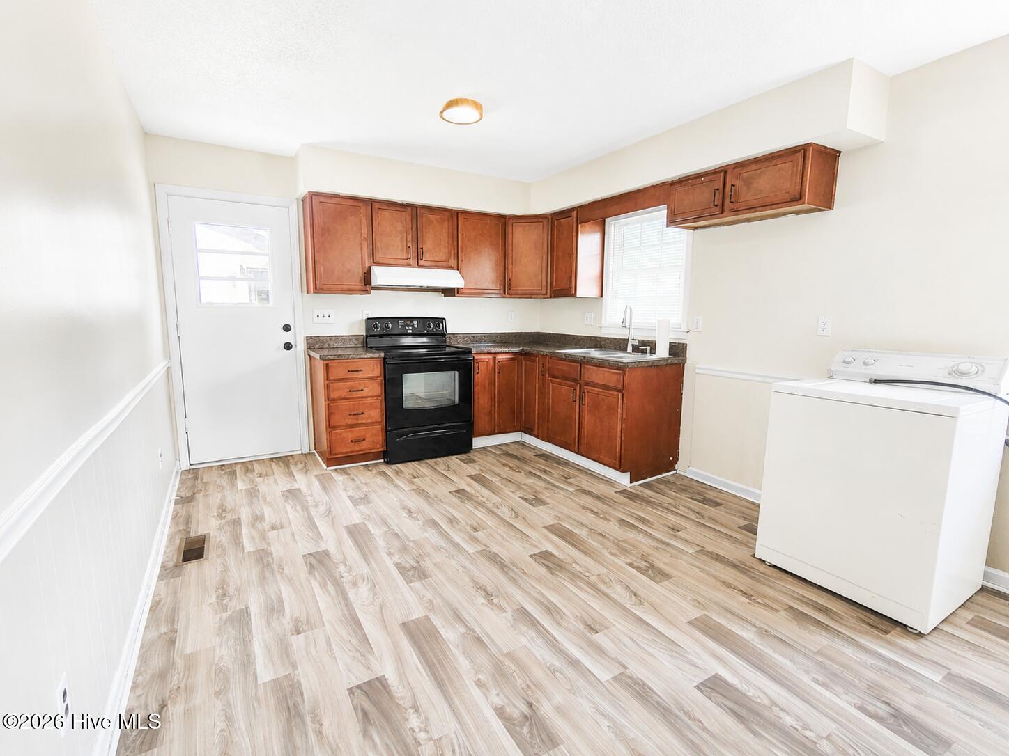 3649 S Walnut Street Property Photo 5