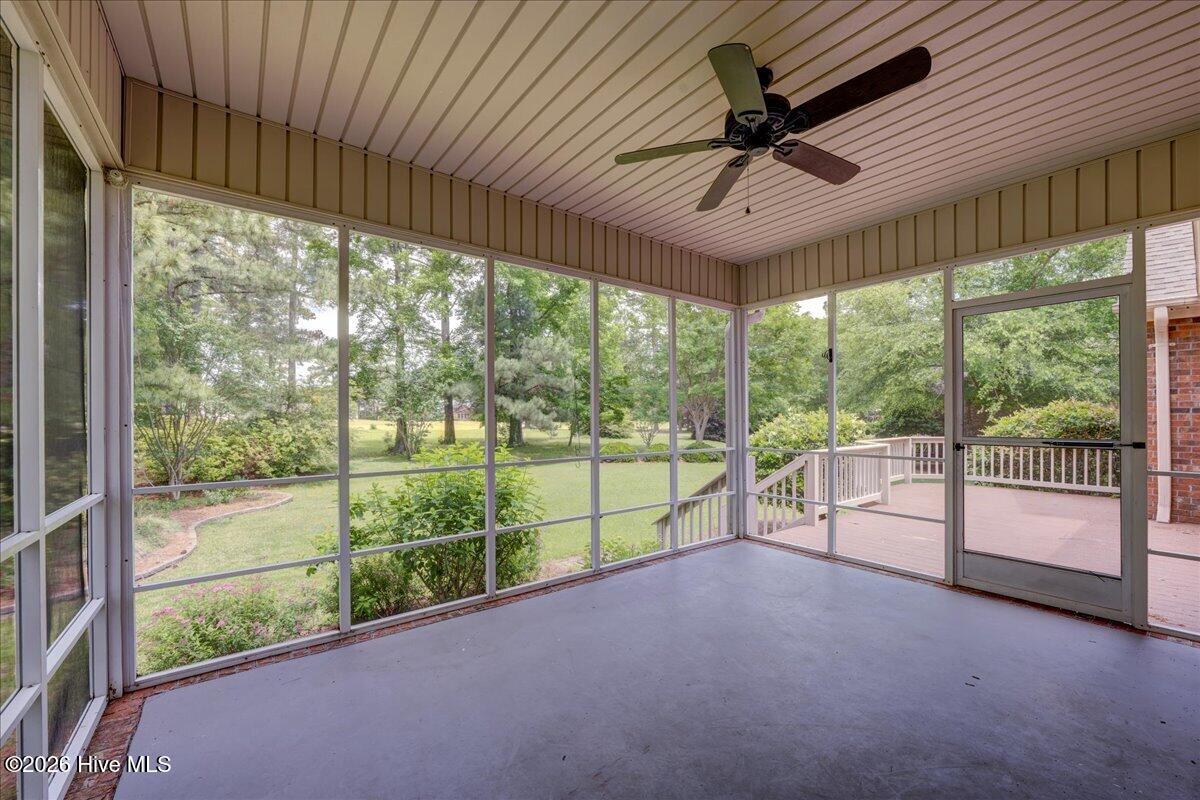 606 Taberna Circle Property Photo 25