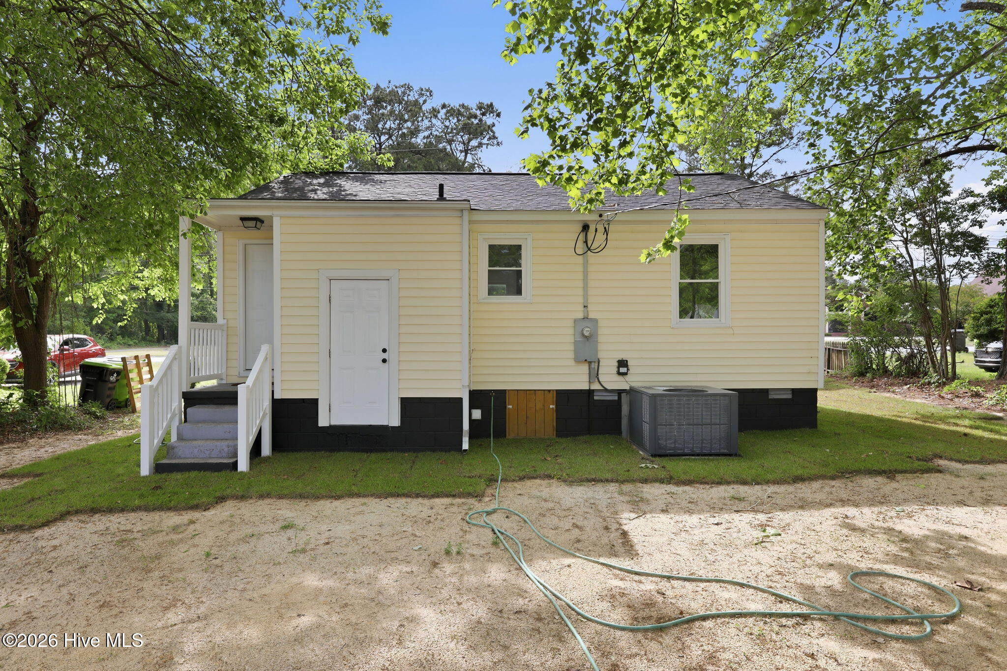 910 Simmons Street Property Photo 23