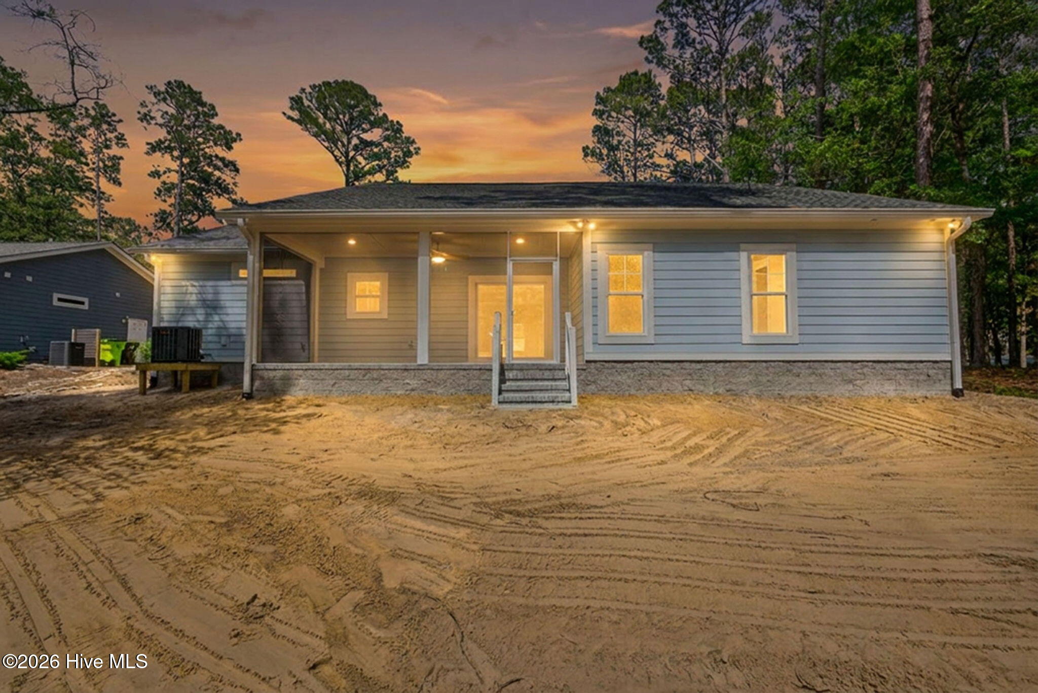 3275 Mooring Drive Se Property Photo 3