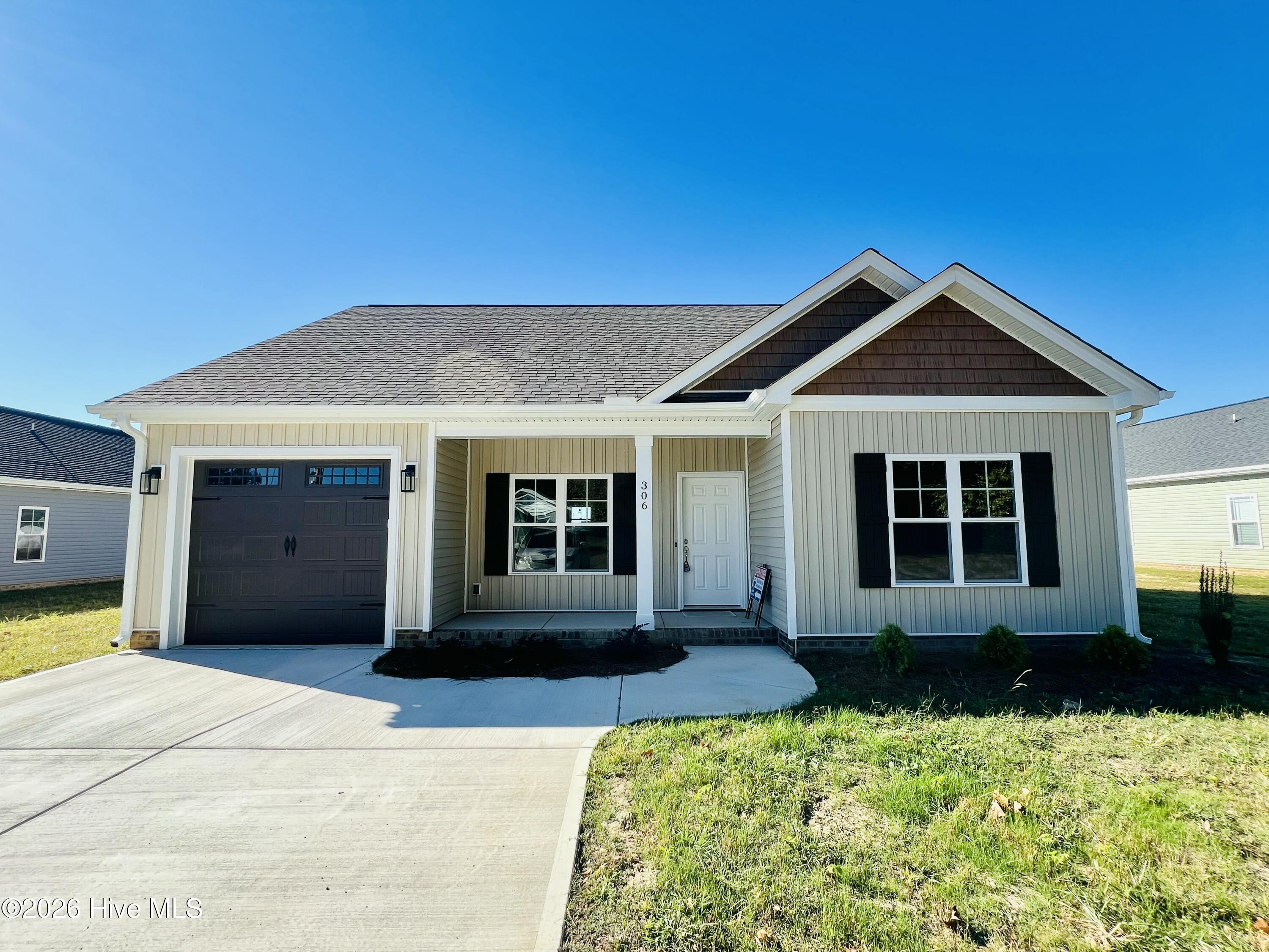 306 E Norwayne Alumni Way Property Photo 1