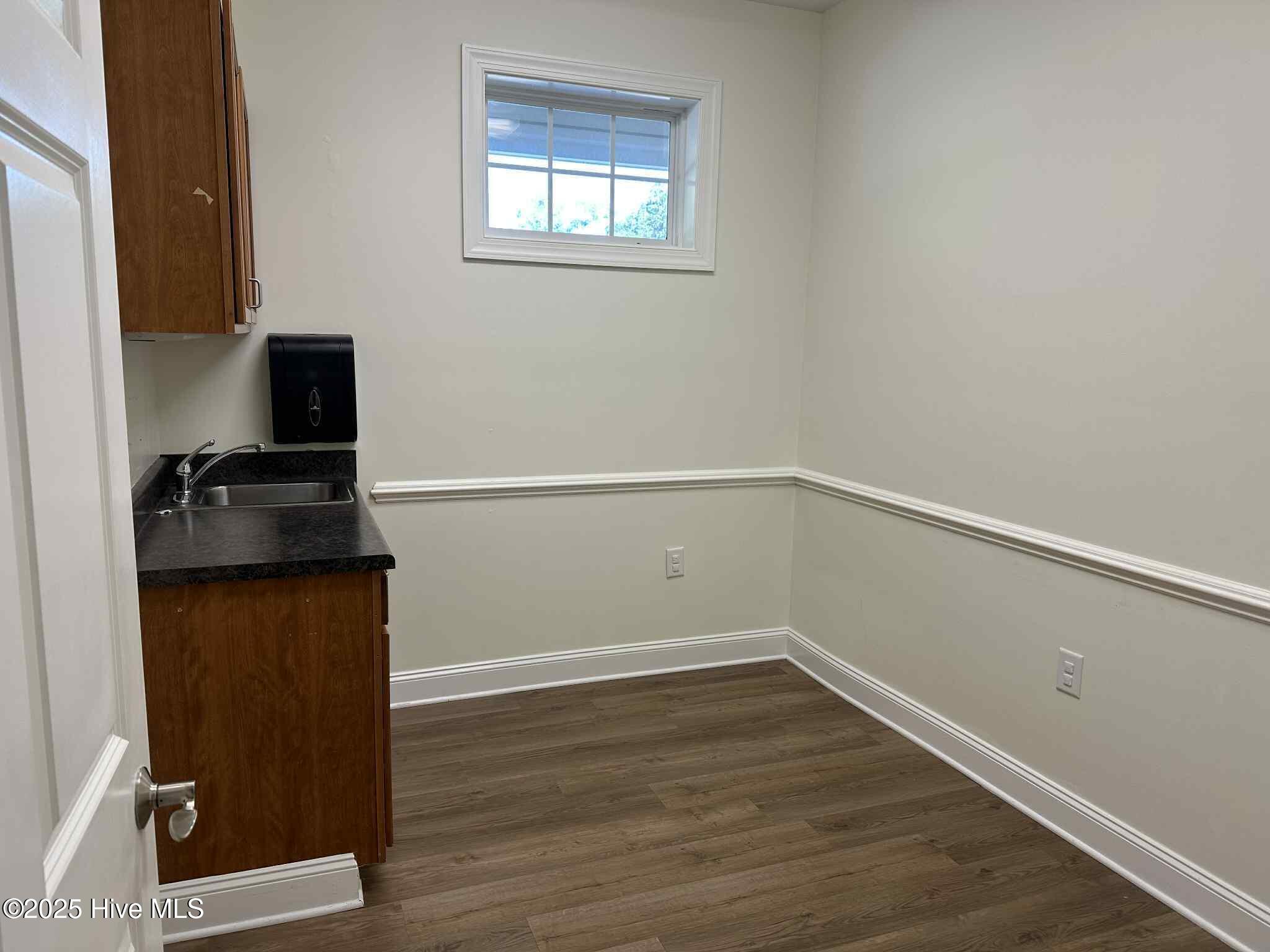 4725 Country Club Road Property Photo 8