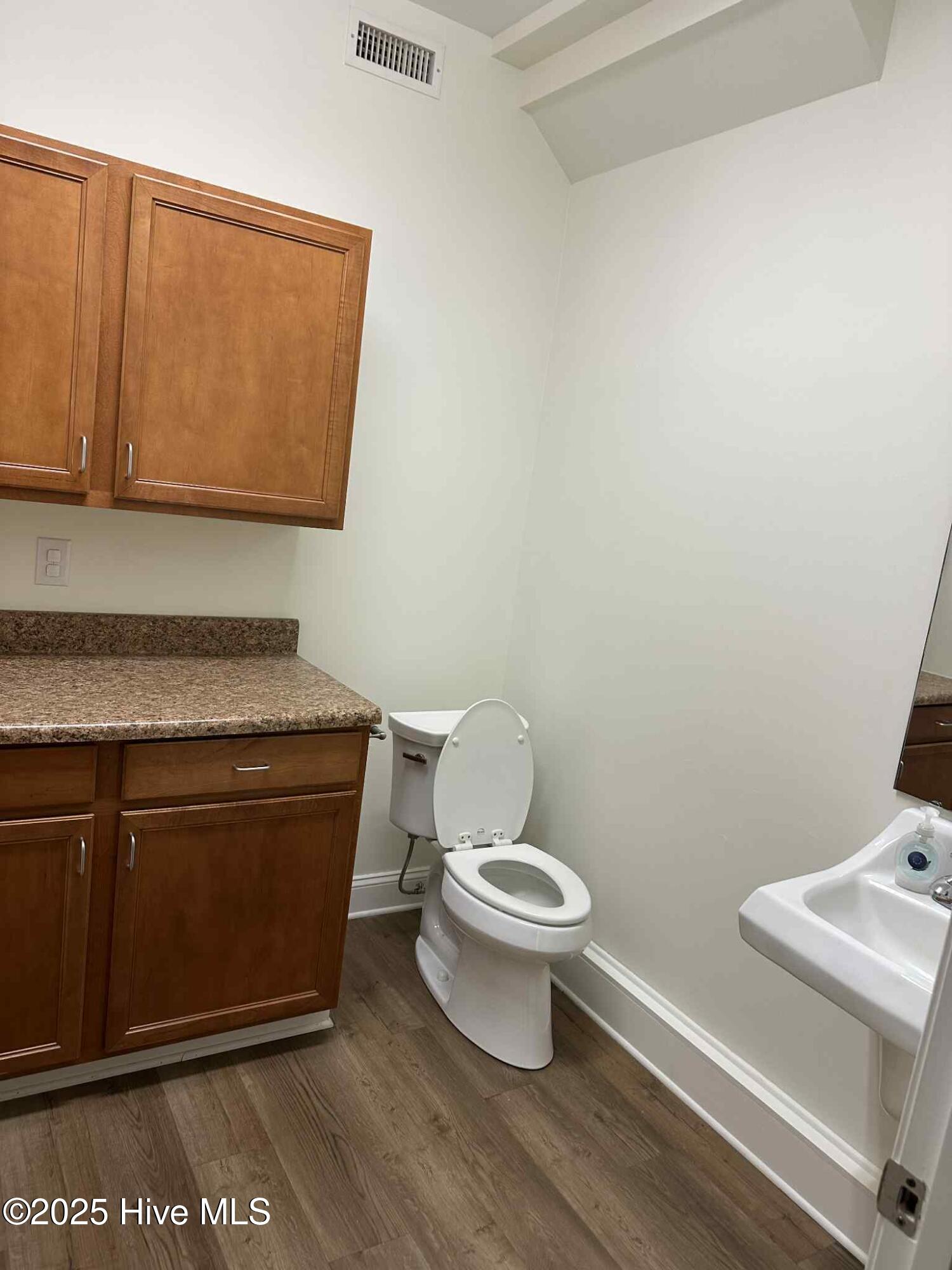 4725 Country Club Road Property Photo 16