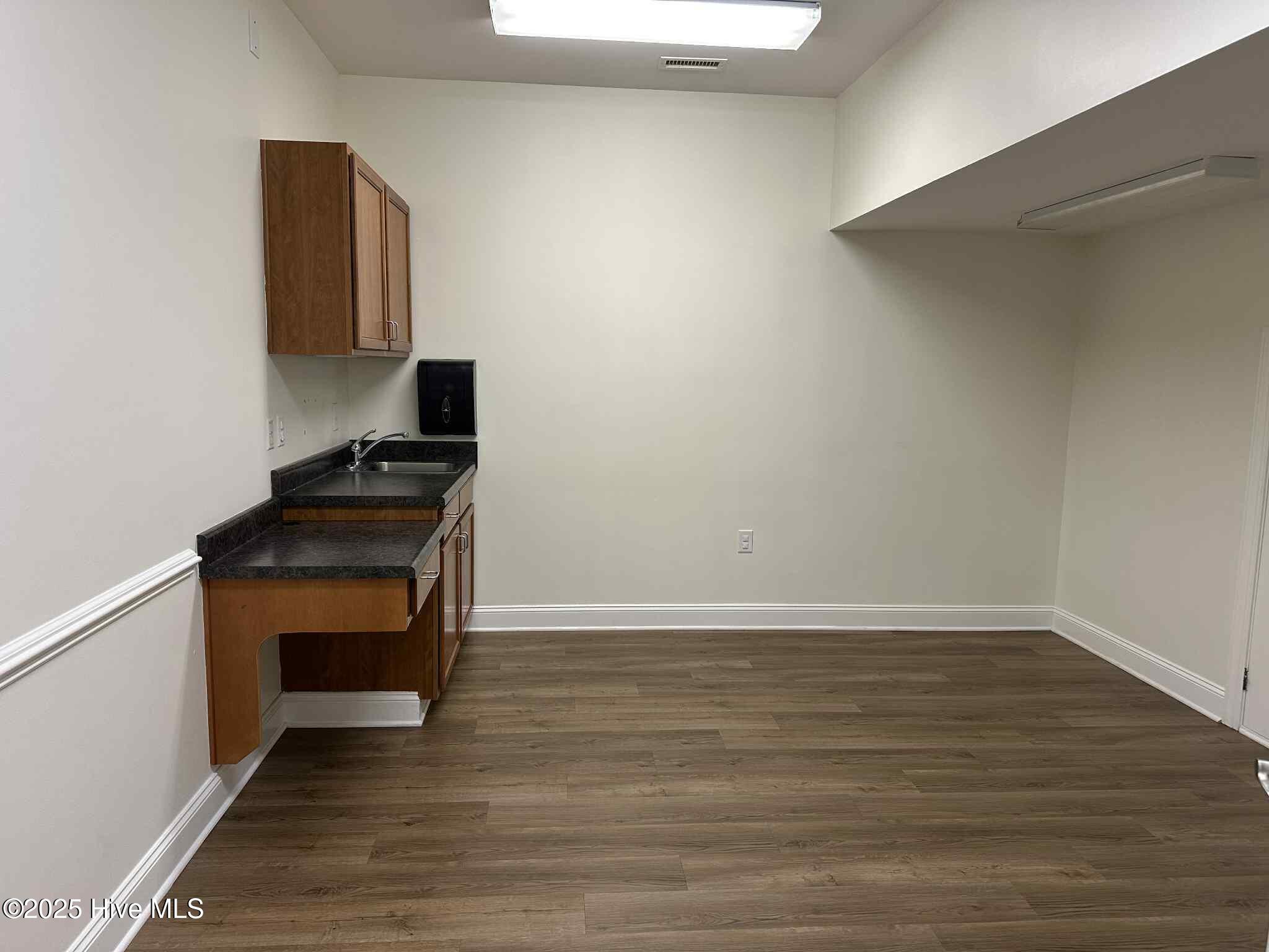 4725 Country Club Road Property Photo 23