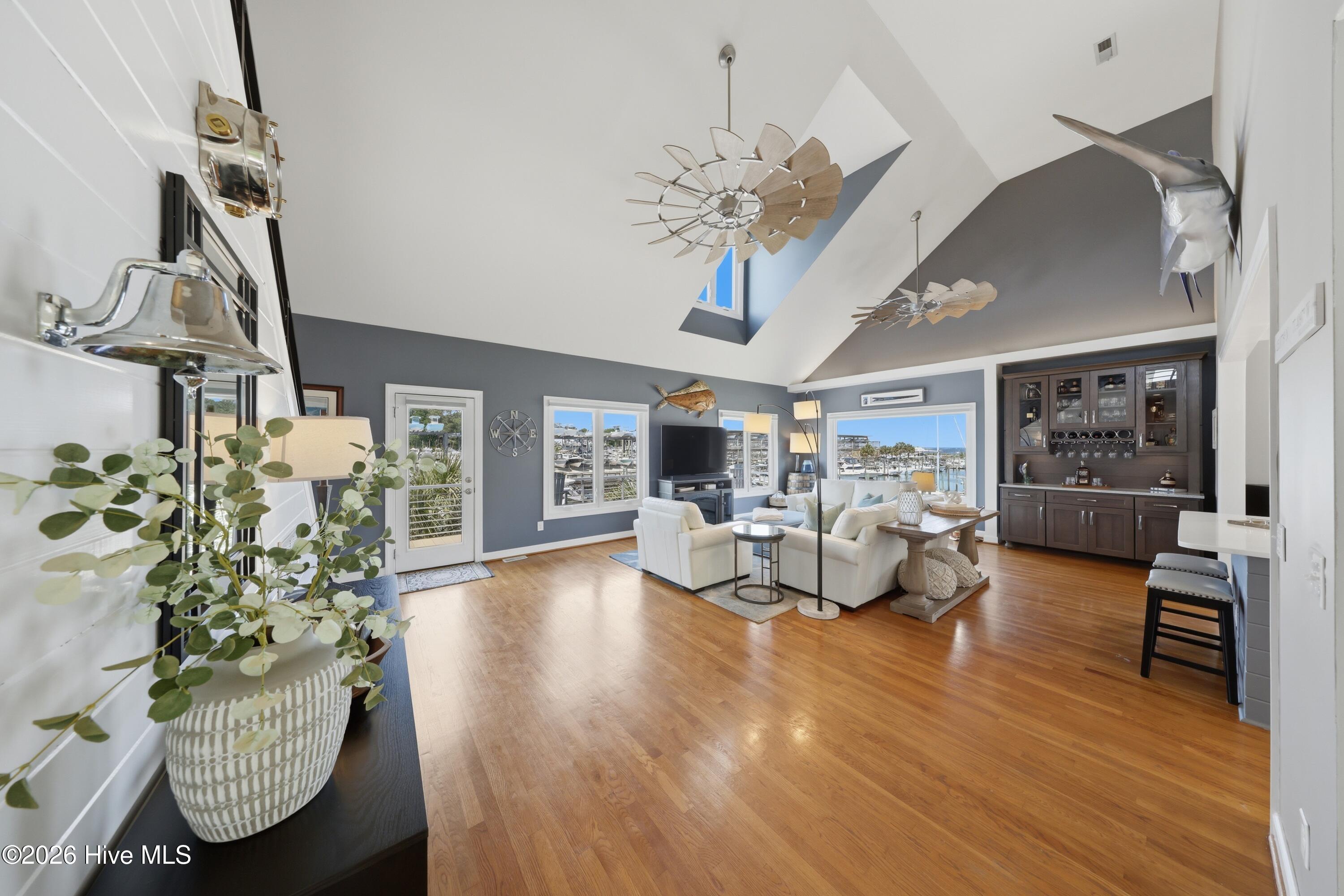 907 Radnor Road Property Photo 8