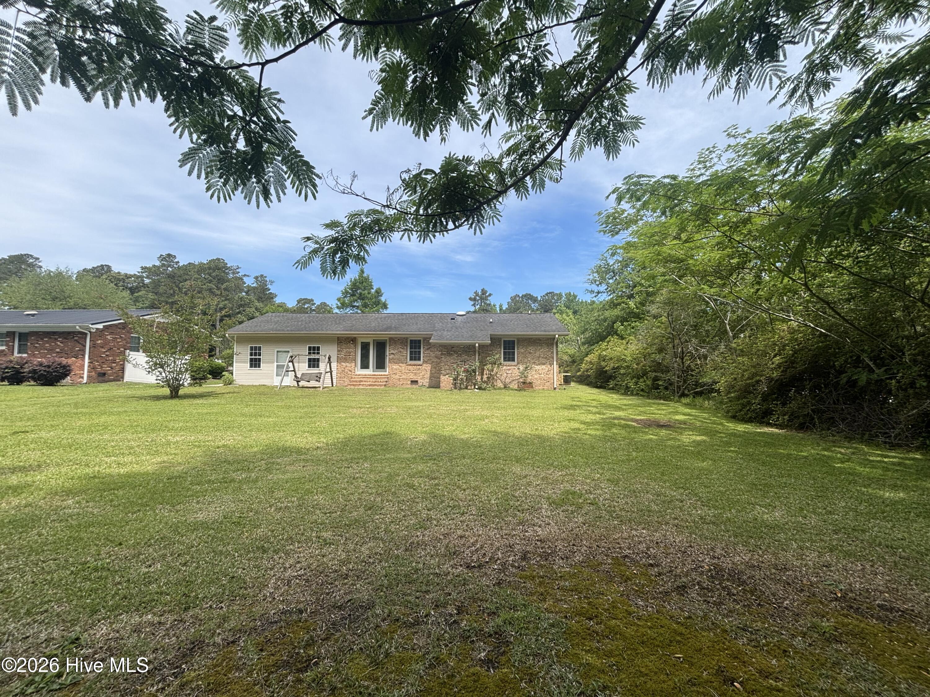 120 Kings Road Property Photo 4