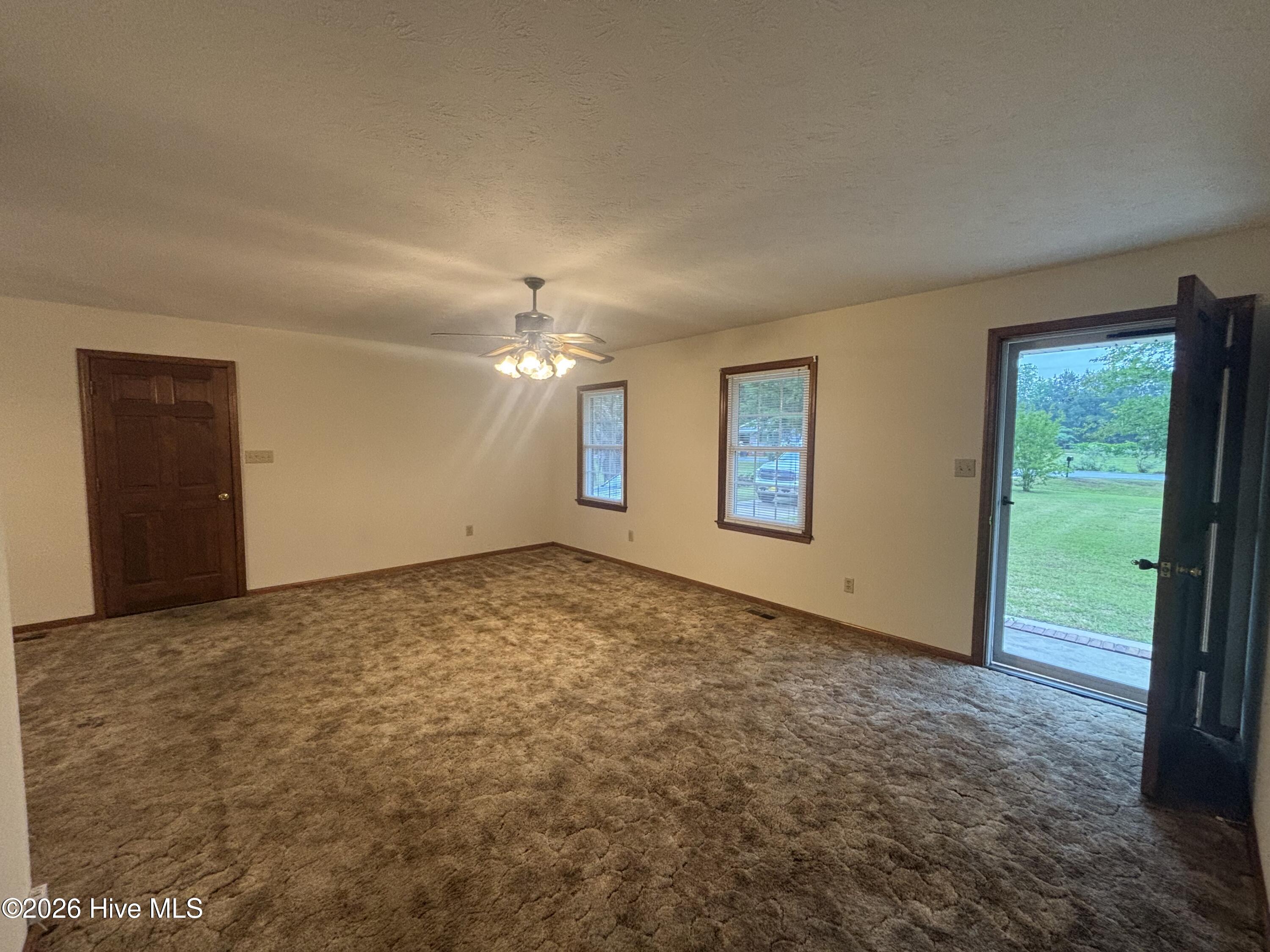 120 Kings Road Property Photo 8