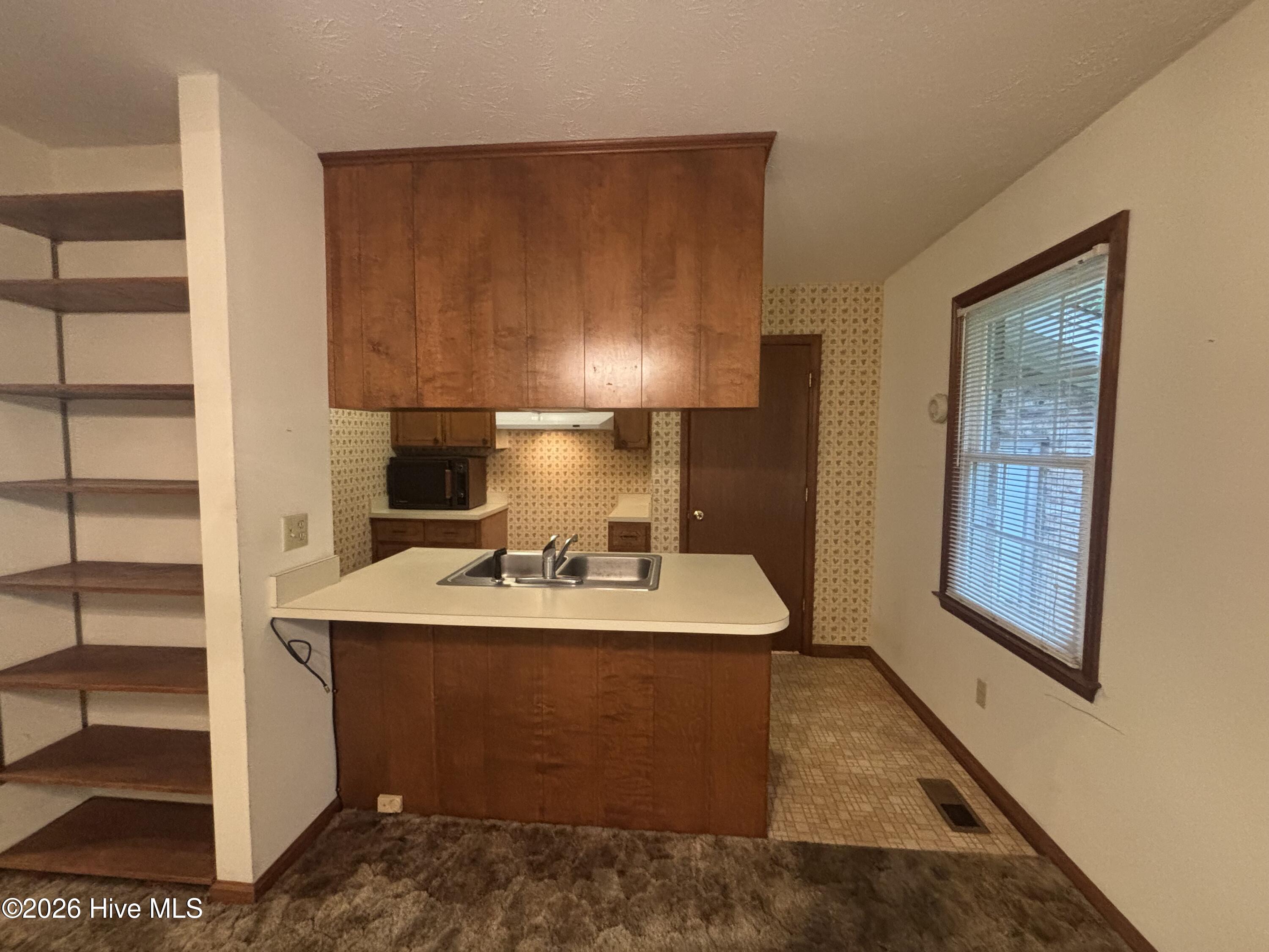 120 Kings Road Property Photo 11