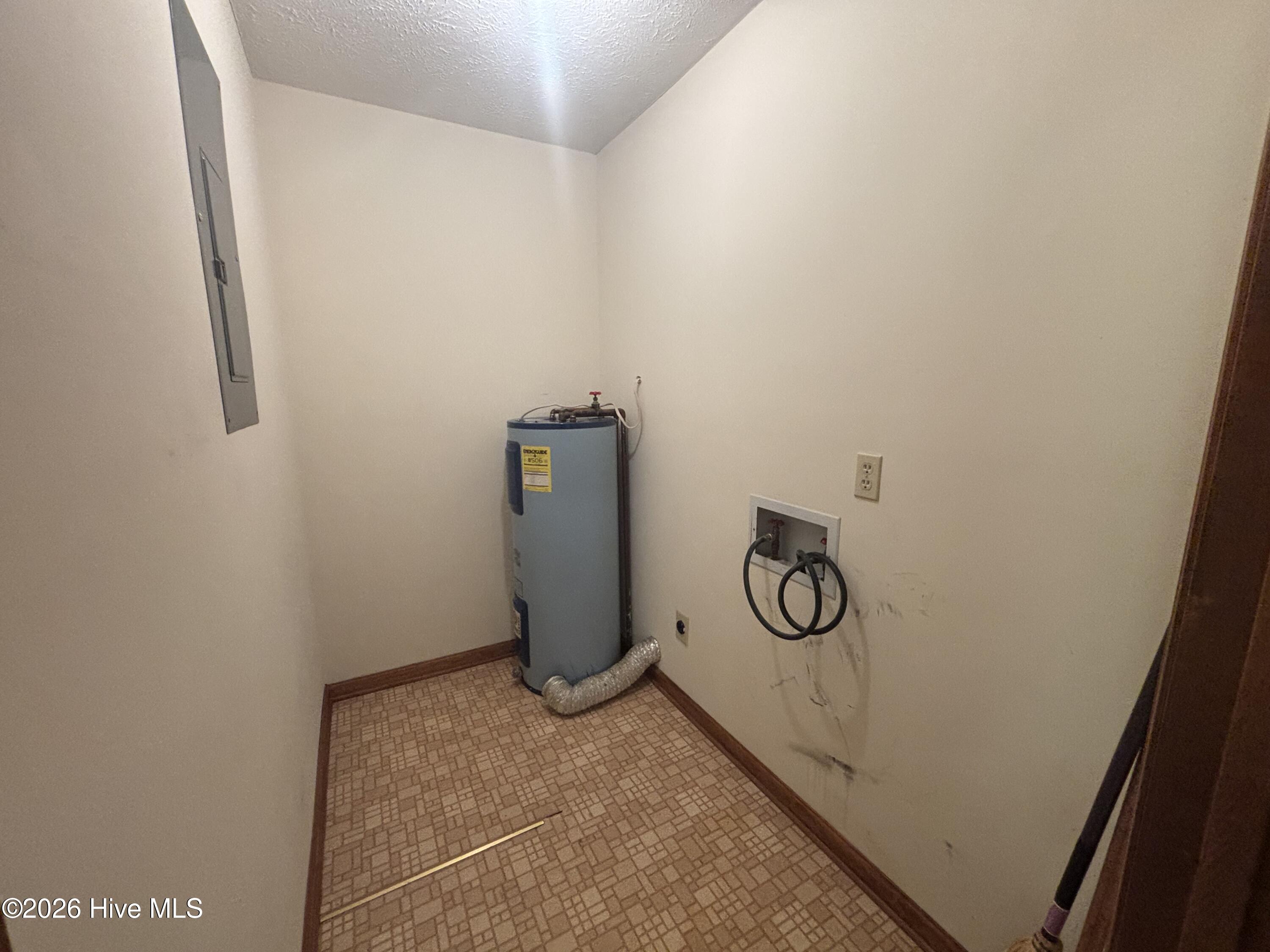 120 Kings Road Property Photo 16