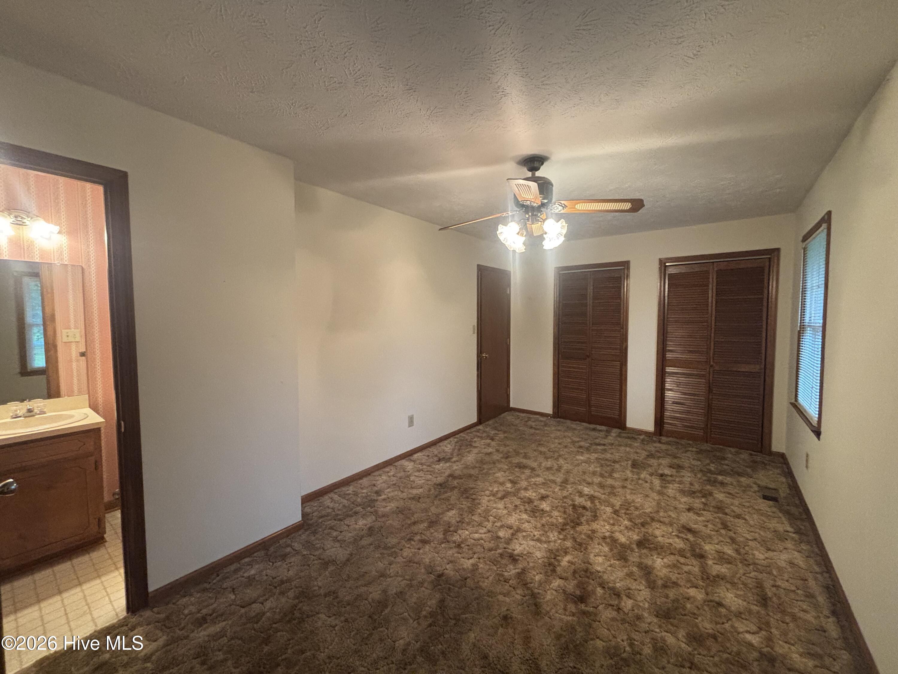 120 Kings Road Property Photo 17