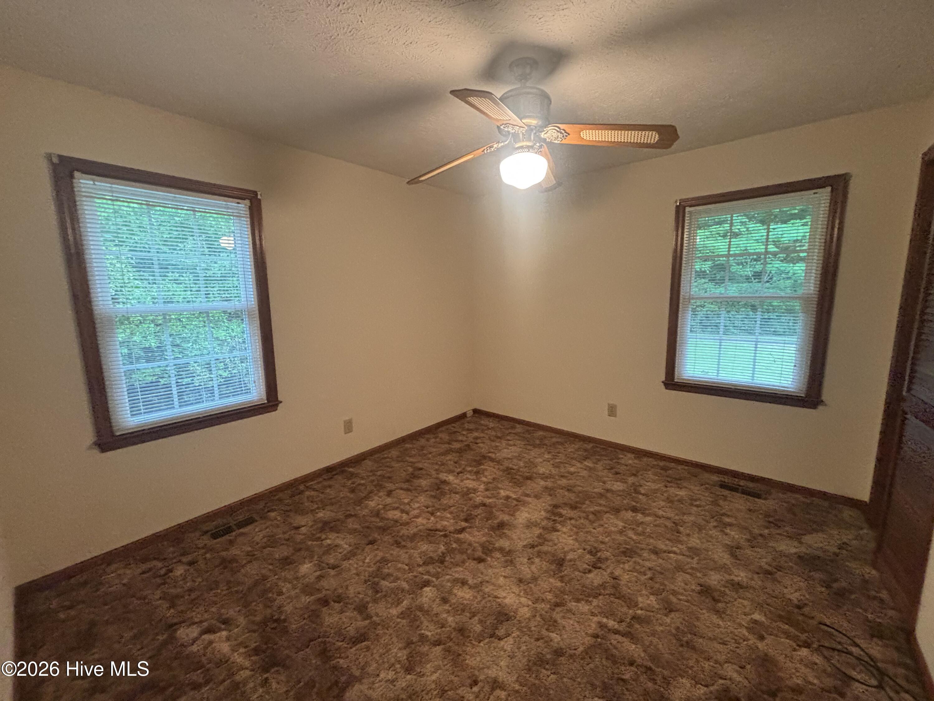 120 Kings Road Property Photo 23