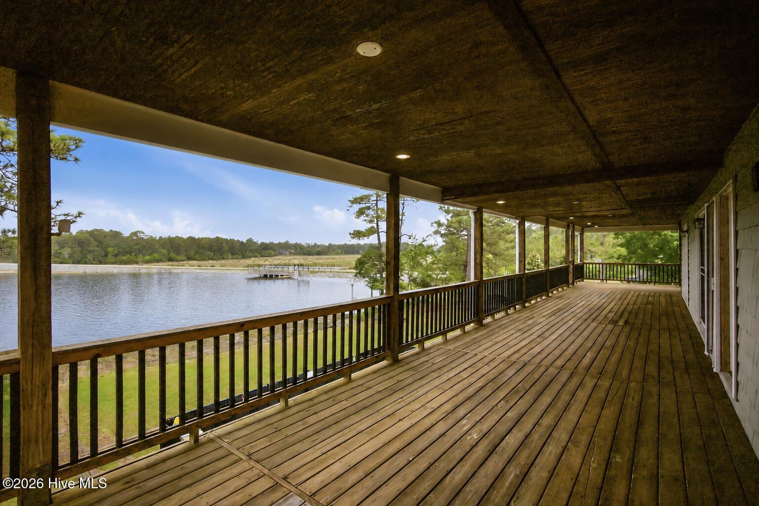 354 W South Shore Drive Property Photo 12