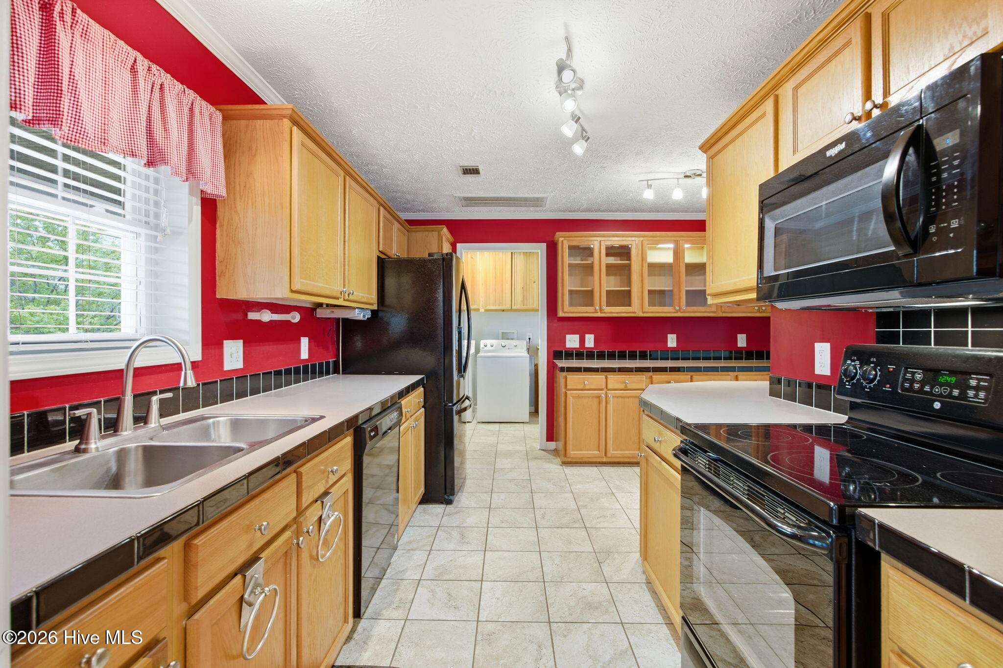 354 W South Shore Drive Property Photo 15
