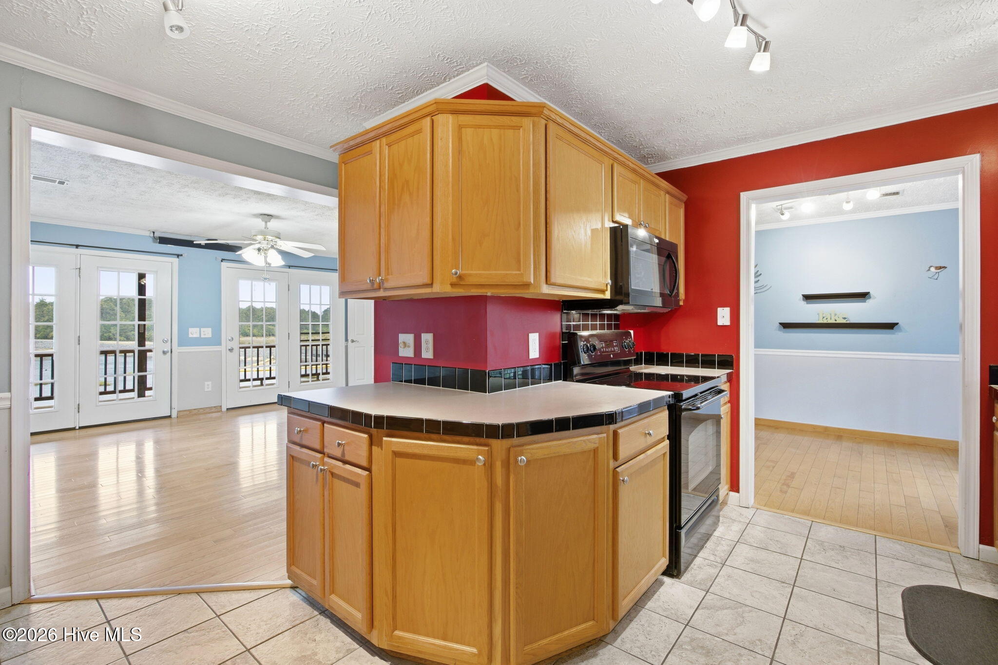 354 W South Shore Drive Property Photo 18