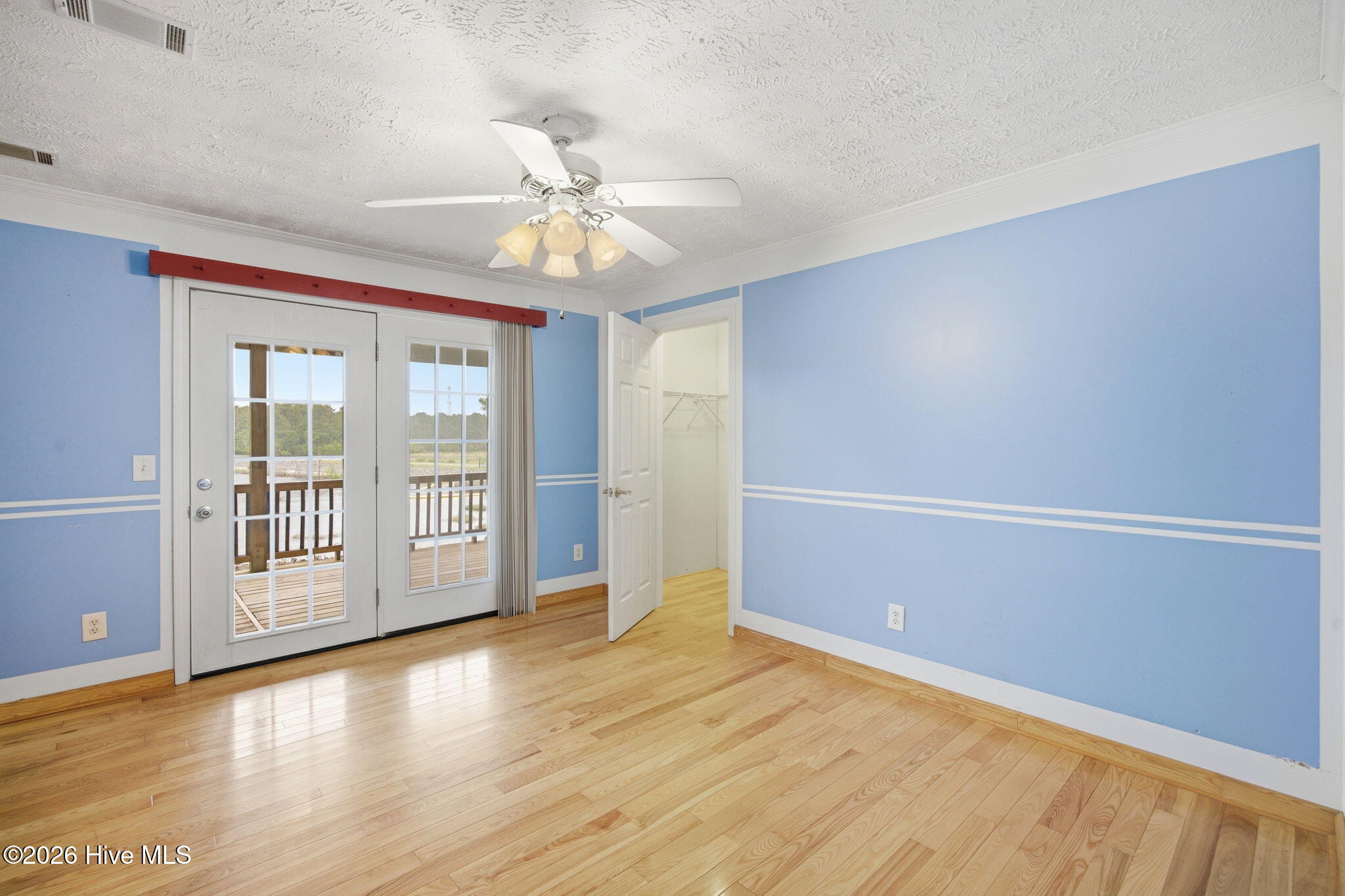 354 W South Shore Drive Property Photo 25