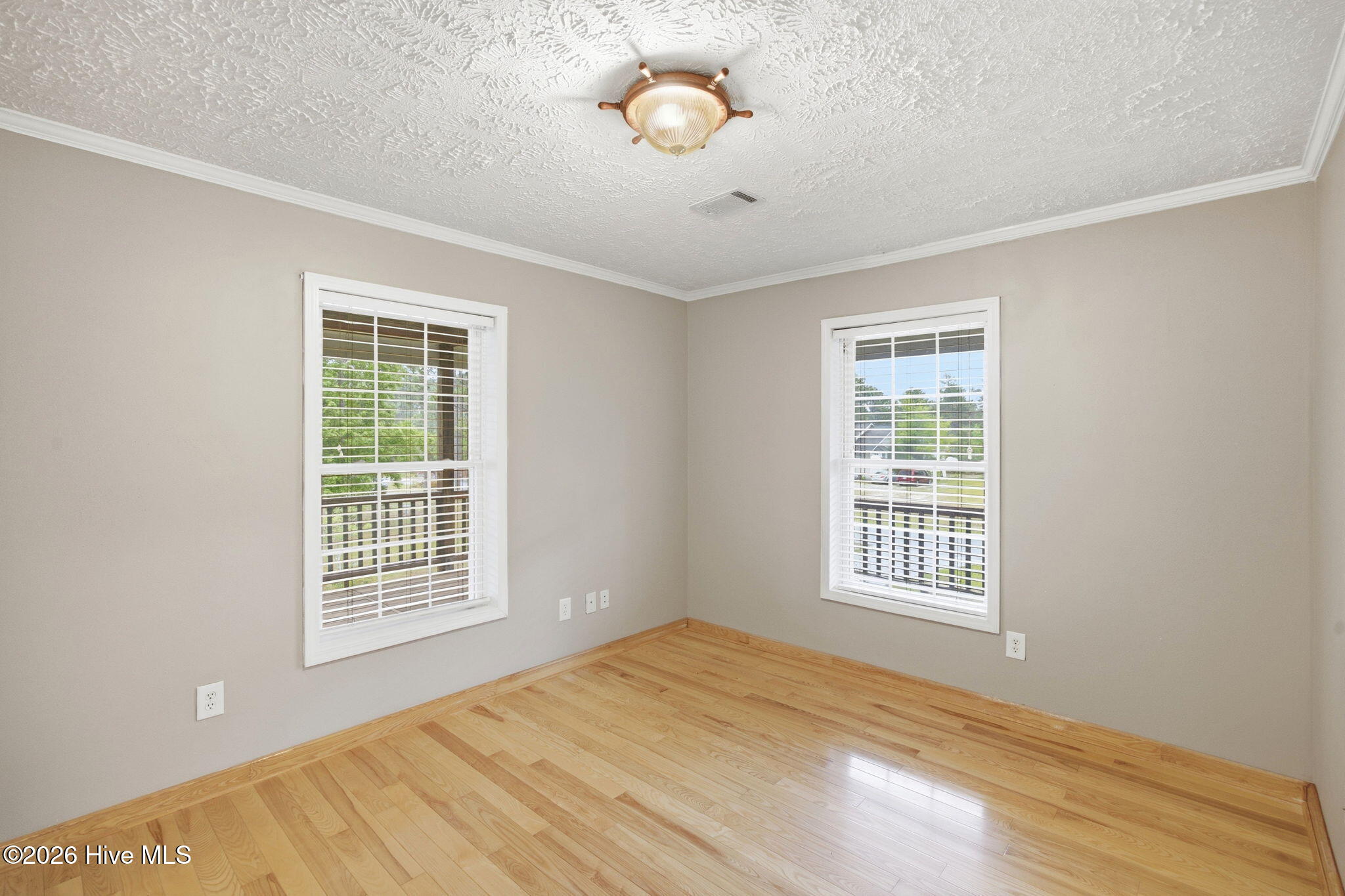 354 W South Shore Drive Property Photo 27