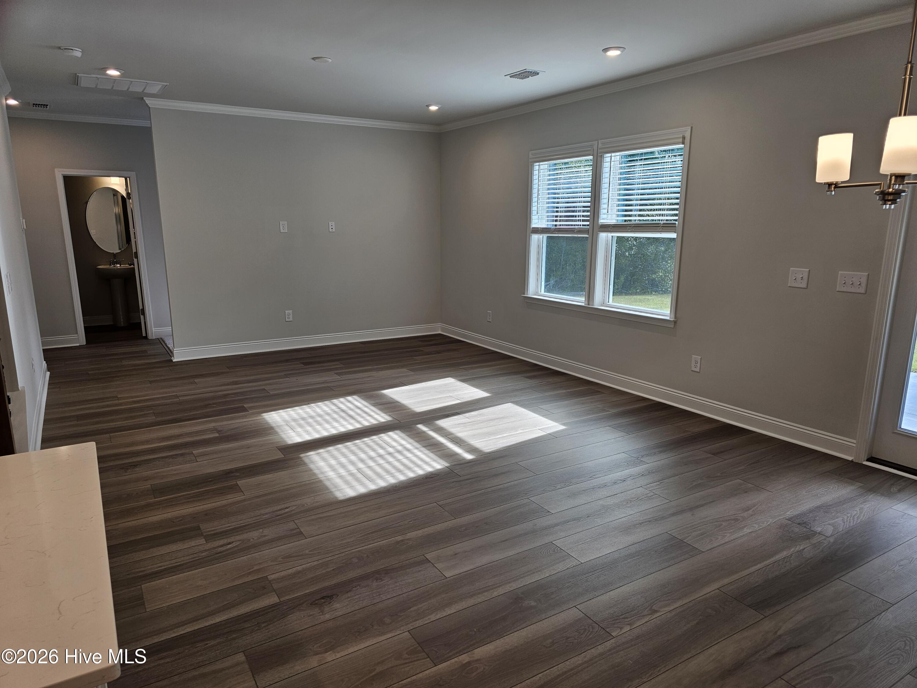 562 Glitter Bay Loop Property Photo 9