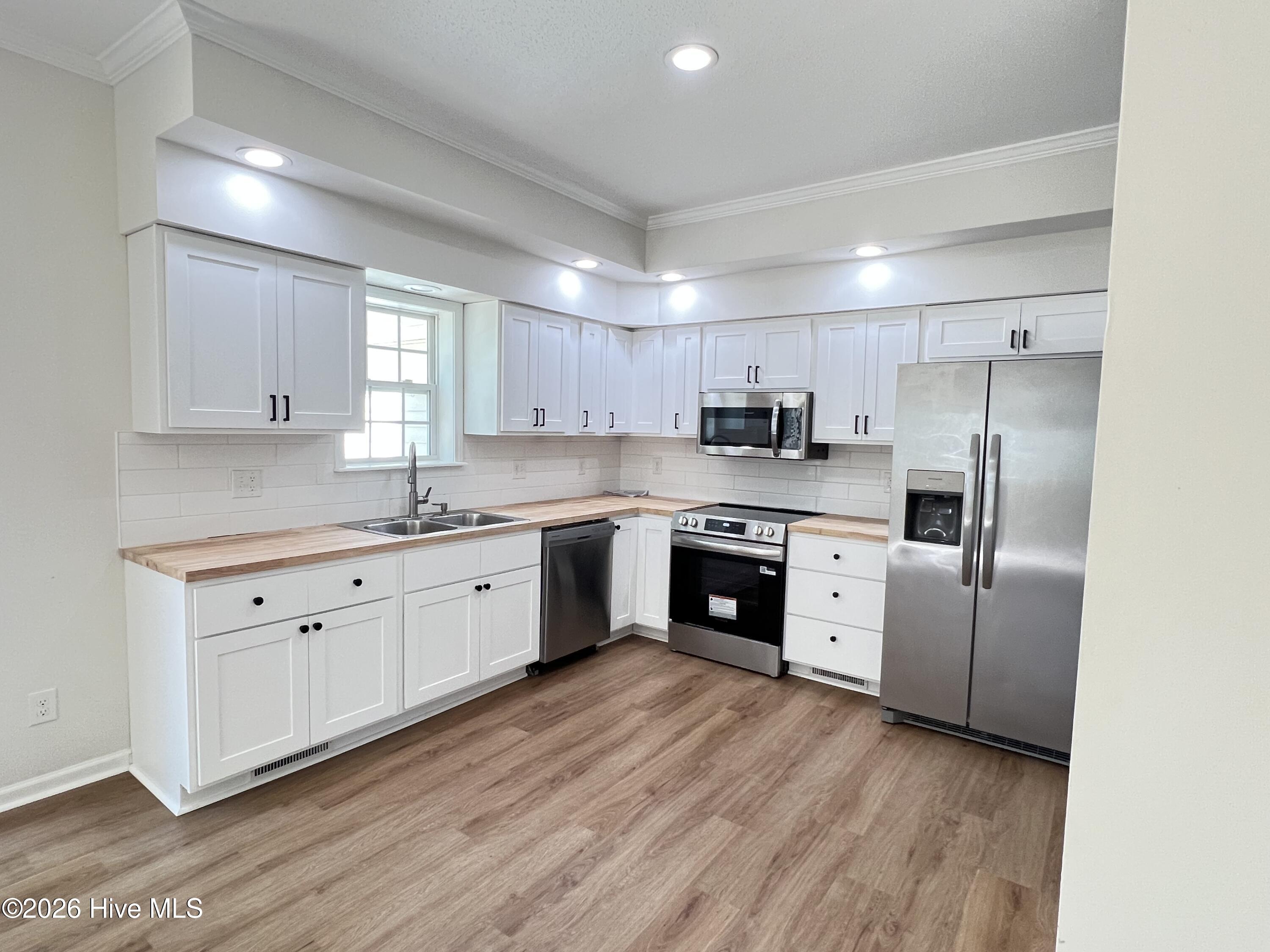 568 Bald Eagle Drive Property Photo 4